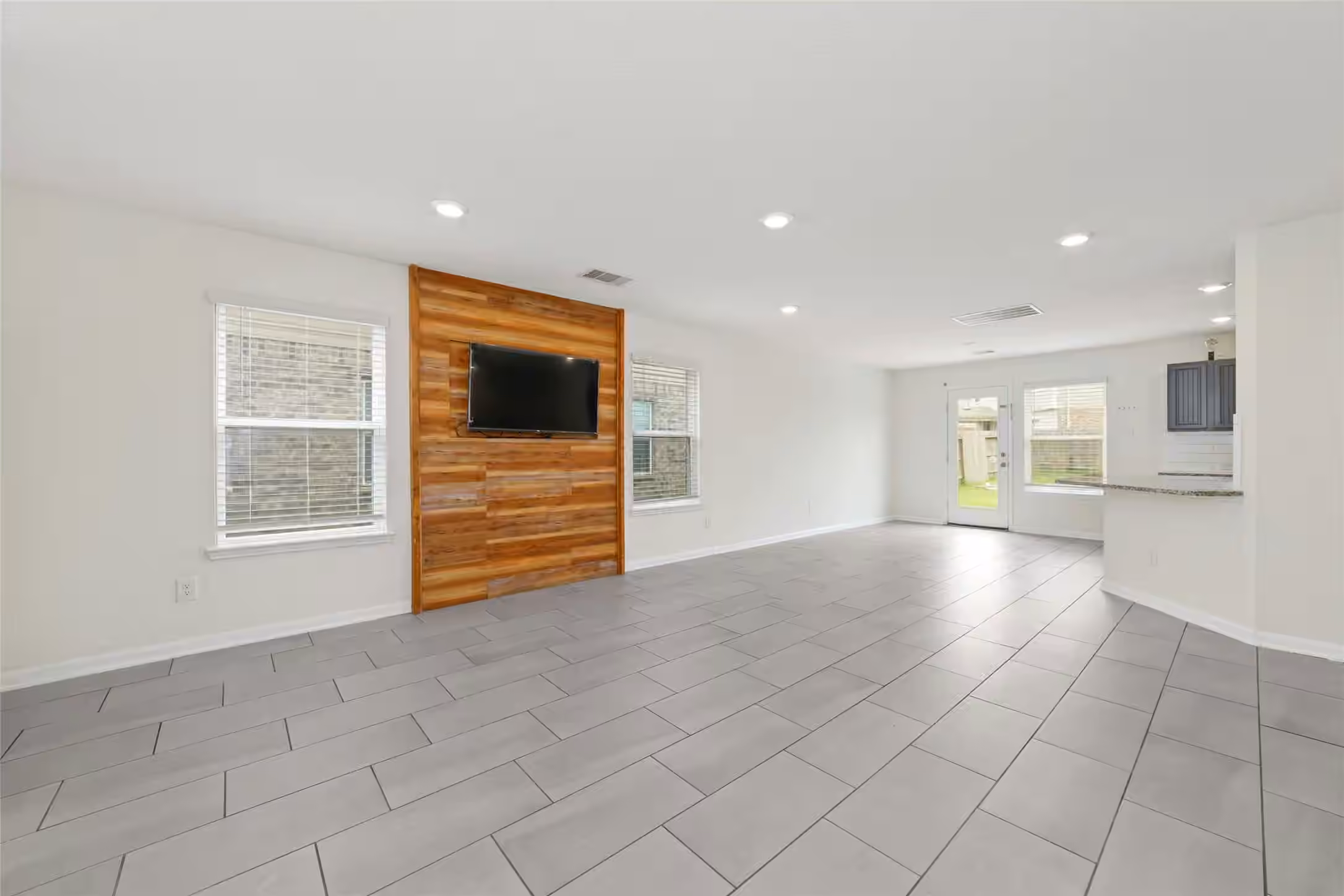 Photo 5 of 5319 Rose Trellis Street, Katy, TX