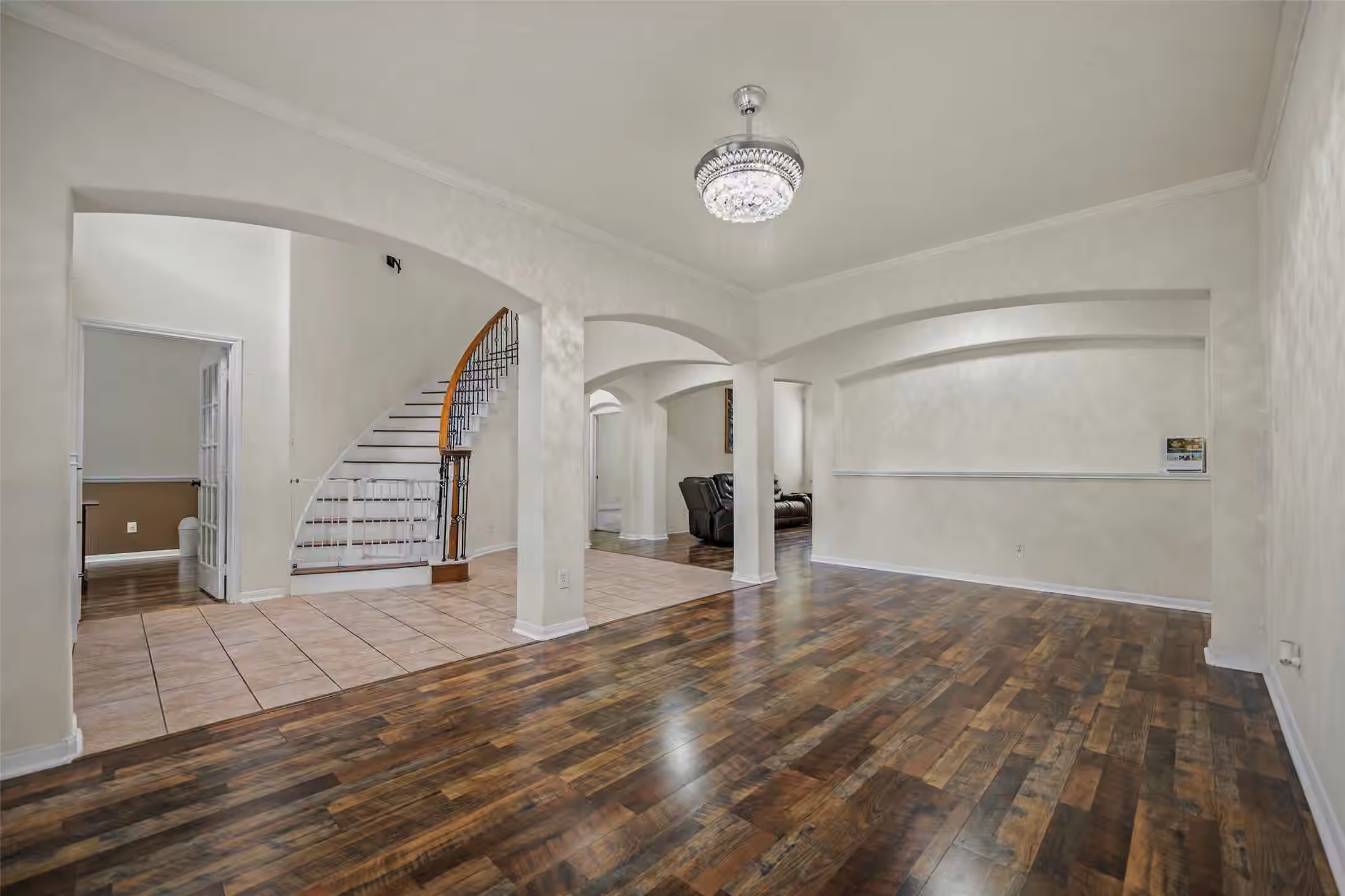 Photo 7 of 9211 Memorial Grove Drive, Spring, TX