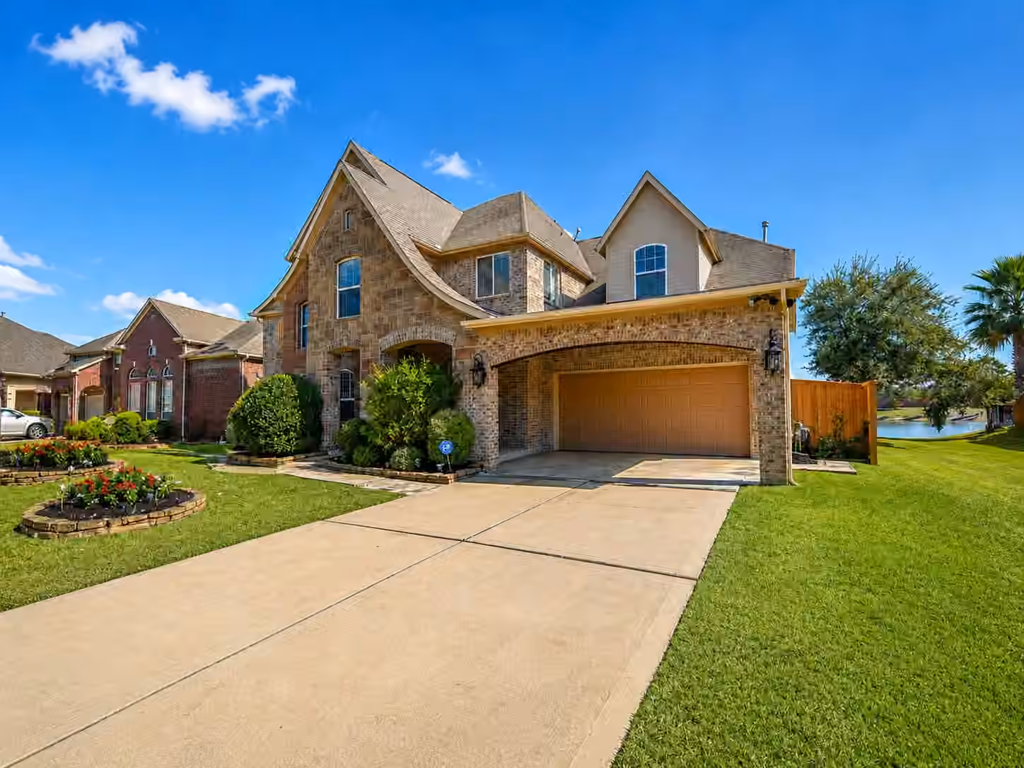 Photo 2 of 2421 Harbor Chase Drive, Pearland, TX
