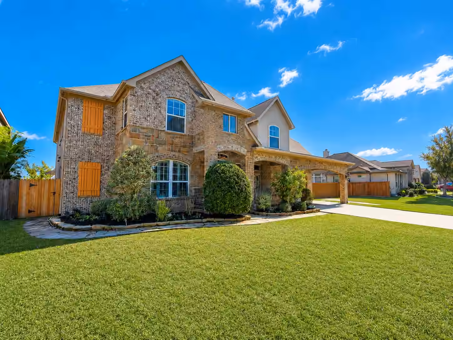 Photo 4 of 2421 Harbor Chase Drive, Pearland, TX