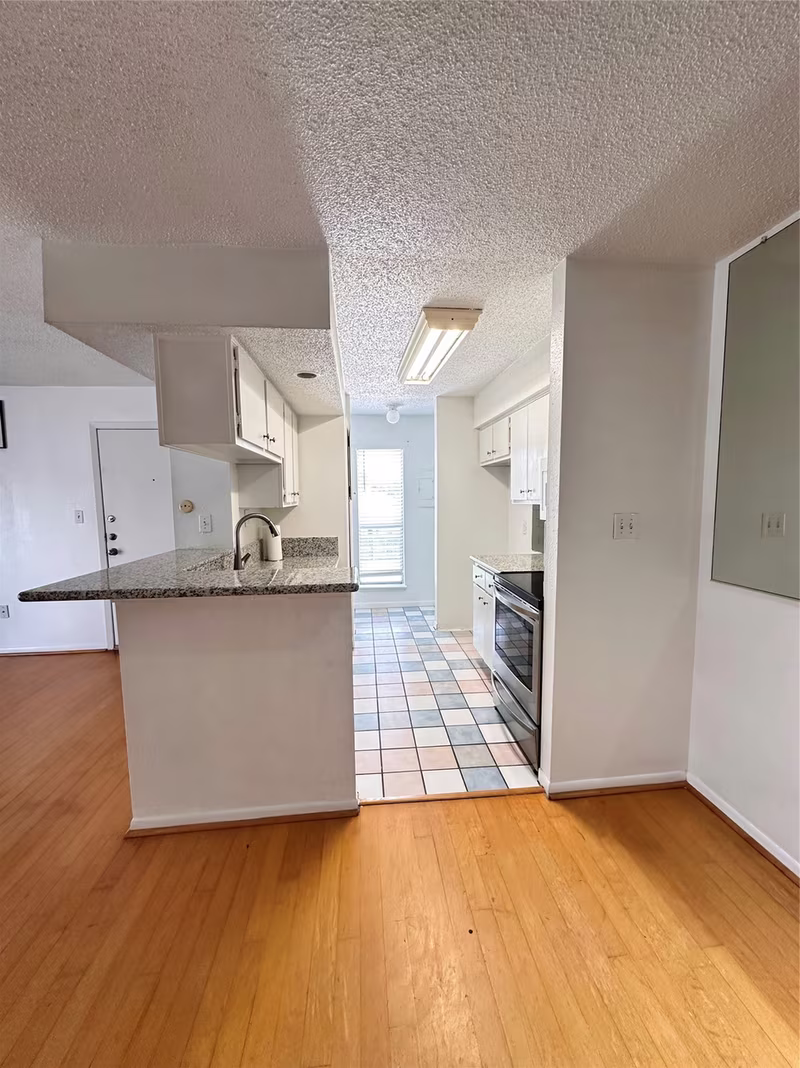 Photo 5 of 260 El Dorado Boulevard 2608, Houston, TX