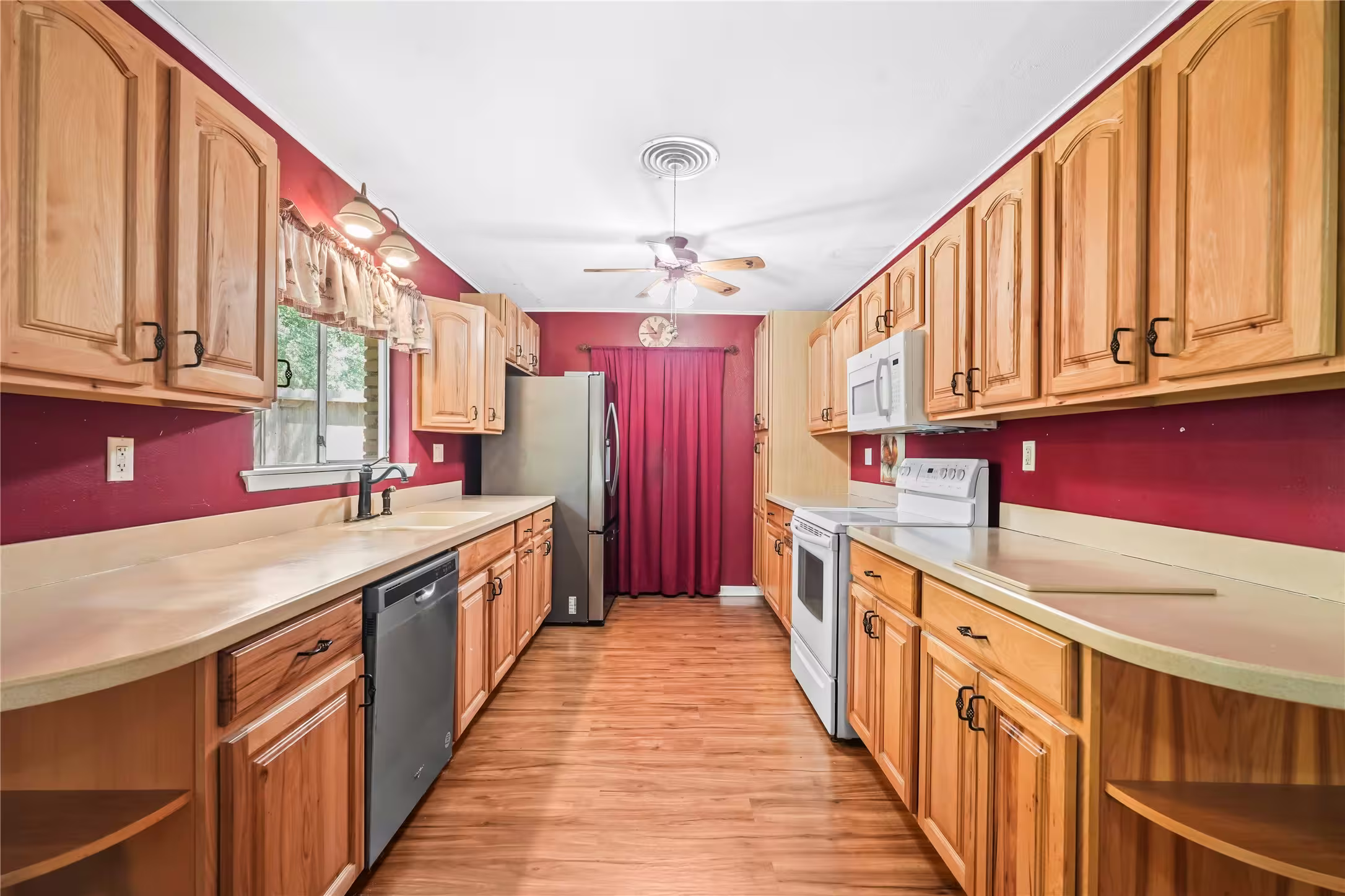 Photo 3 of 1809 North Roberson Street, Conroe, TX