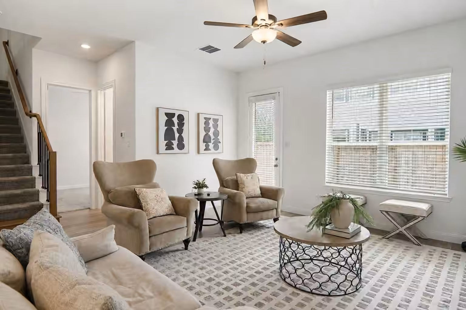 Photo 6 of 4215 Weathered Oak Drive, Houston, TX