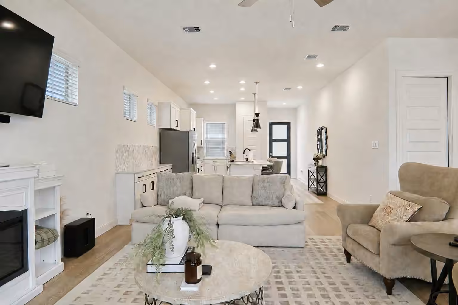 Photo 7 of 4215 Weathered Oak Drive, Houston, TX