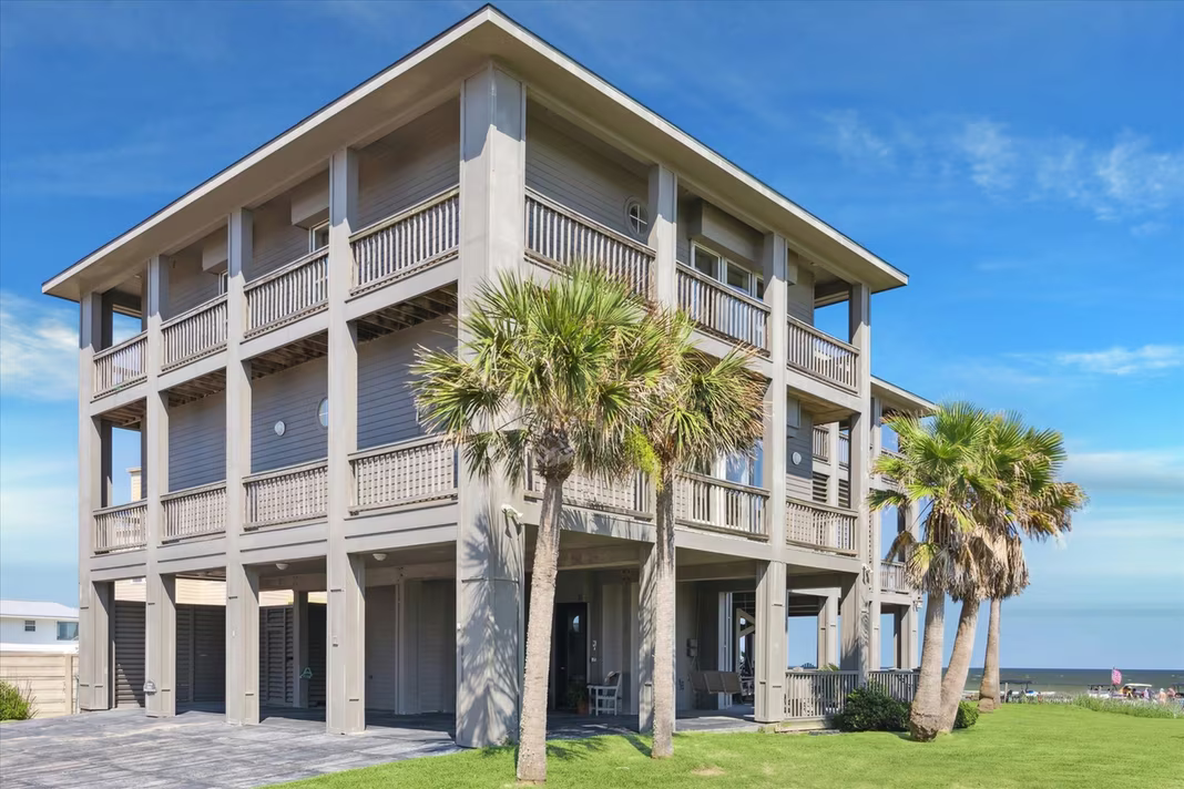Photo 3 of 1 Blue Heron Cir Drive, Jamaica Beach, TX