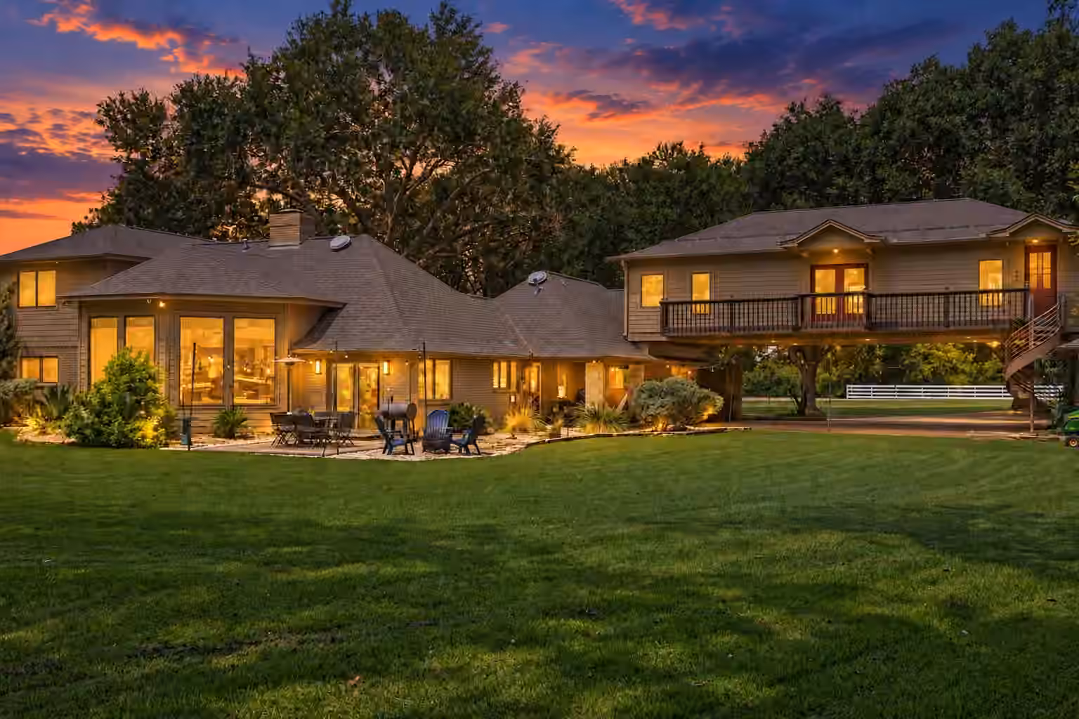 Photo 3 of 2020 PECAN LAKE DRIVE, Richmond, TX