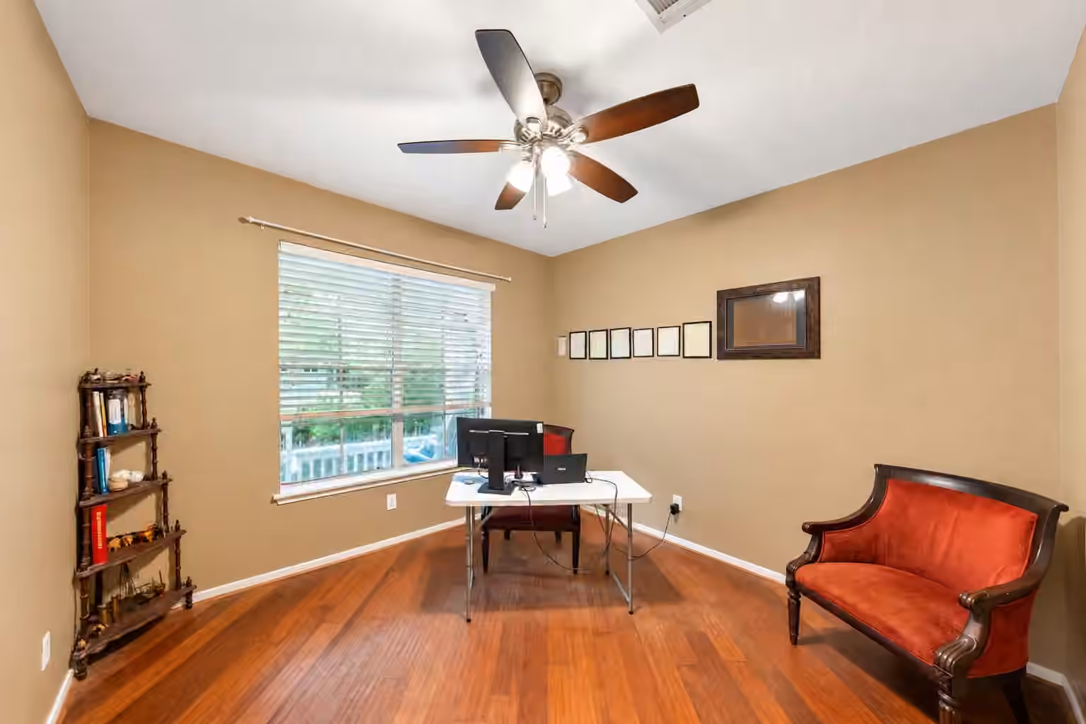 Photo 3 of 19 Lyreleaf Place, The Woodlands, TX