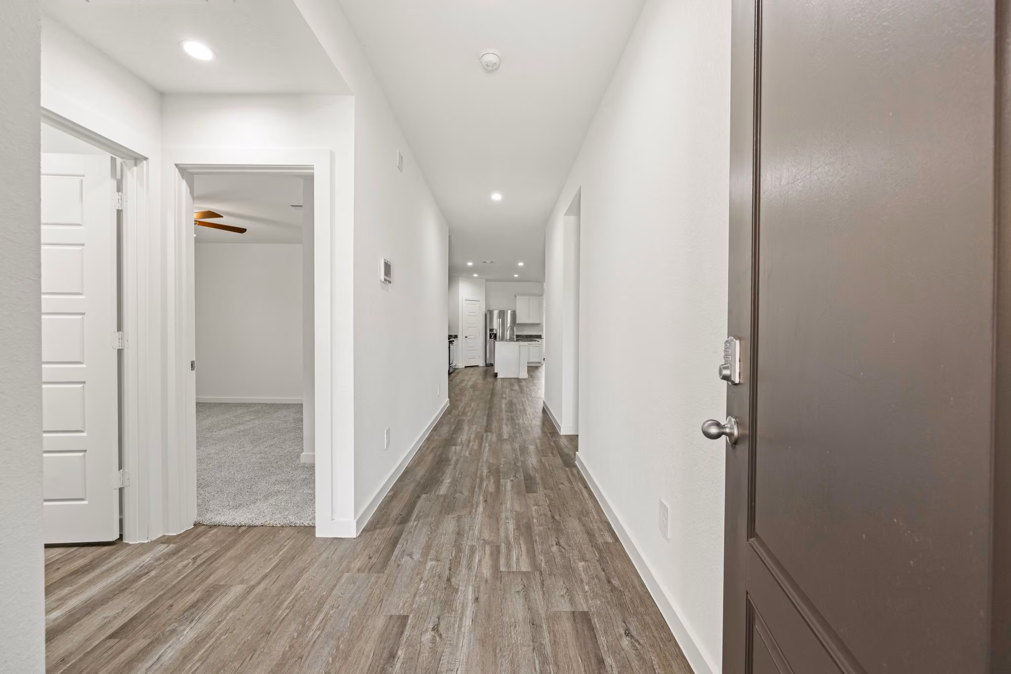 Photo 3 of 8611 Swenson Lane, Rosharon, TX