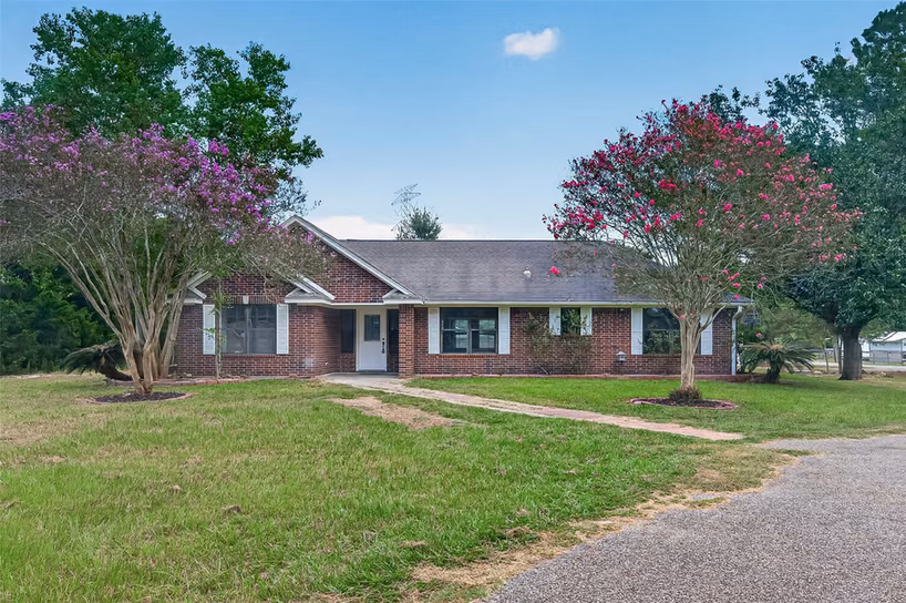 Photo 2 of 1643 County Road 540, Alvin, TX