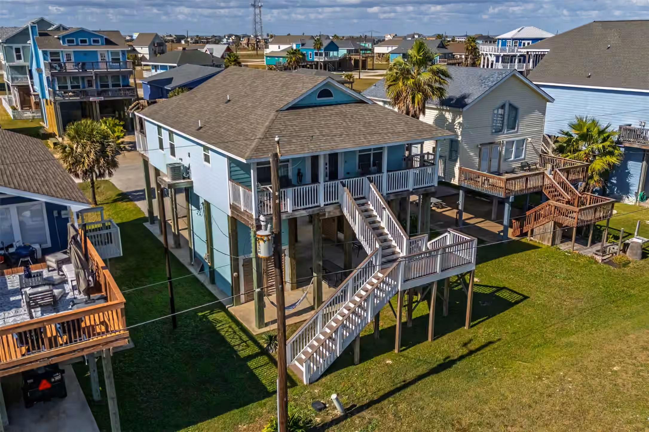 Photo 4 of 12922 Buccaneer Parkway, Freeport, TX