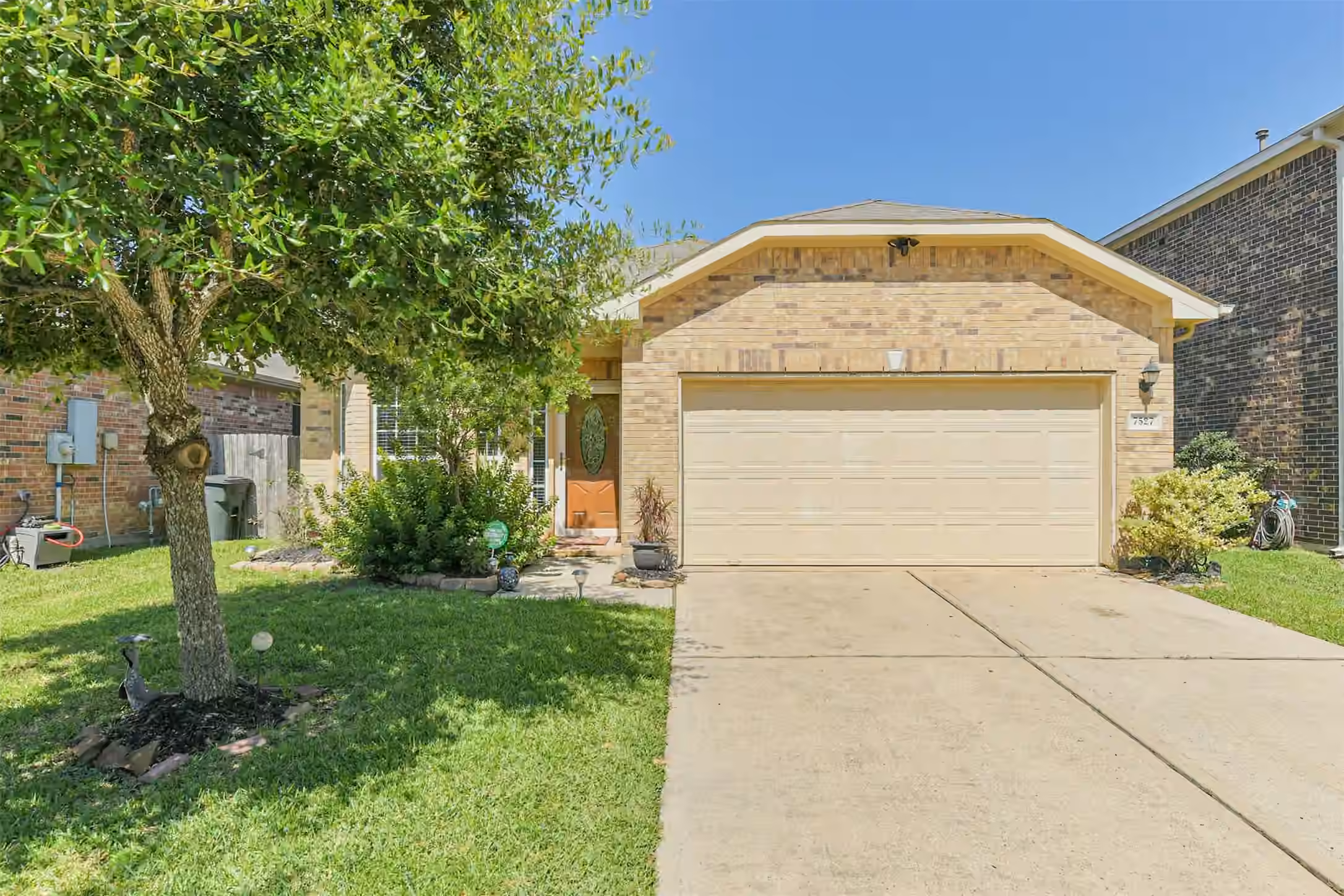 Photo of 7527 Windsor Valley Lane, Houston, TX