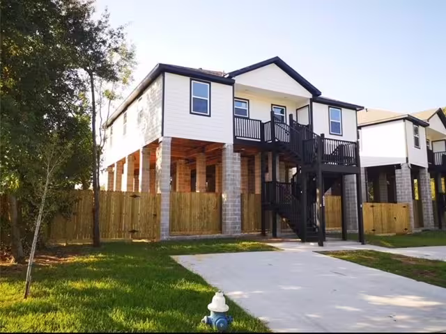 Photo of 622 Maple Way, Houston, TX 77015