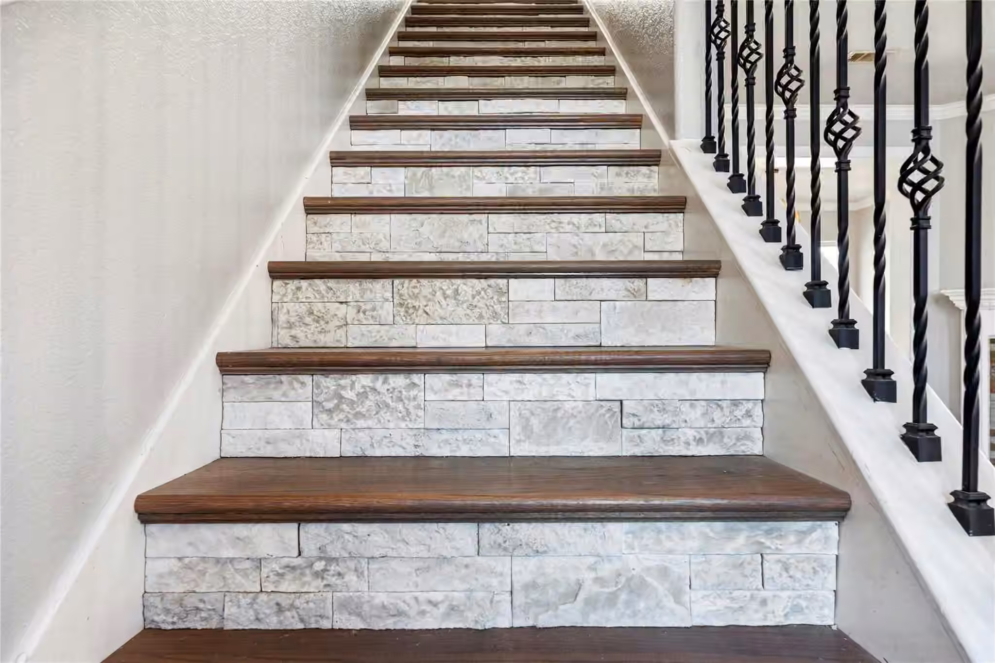 Photo 7 of 6215 Lake Chase Court, Katy, TX
