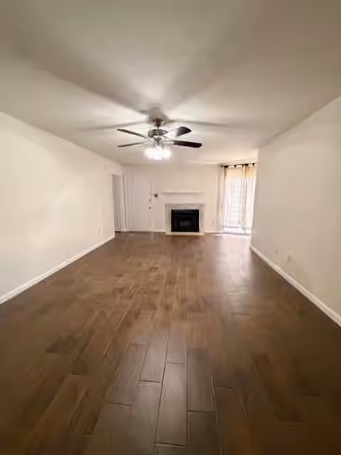 Photo 3 of 8271 Creekbend Drive 8271, Houston, TX