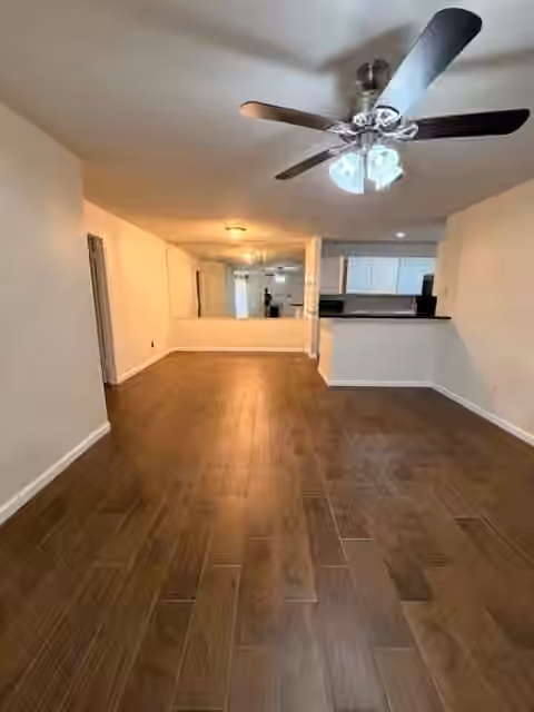 Photo 4 of 8271 Creekbend Drive 8271, Houston, TX