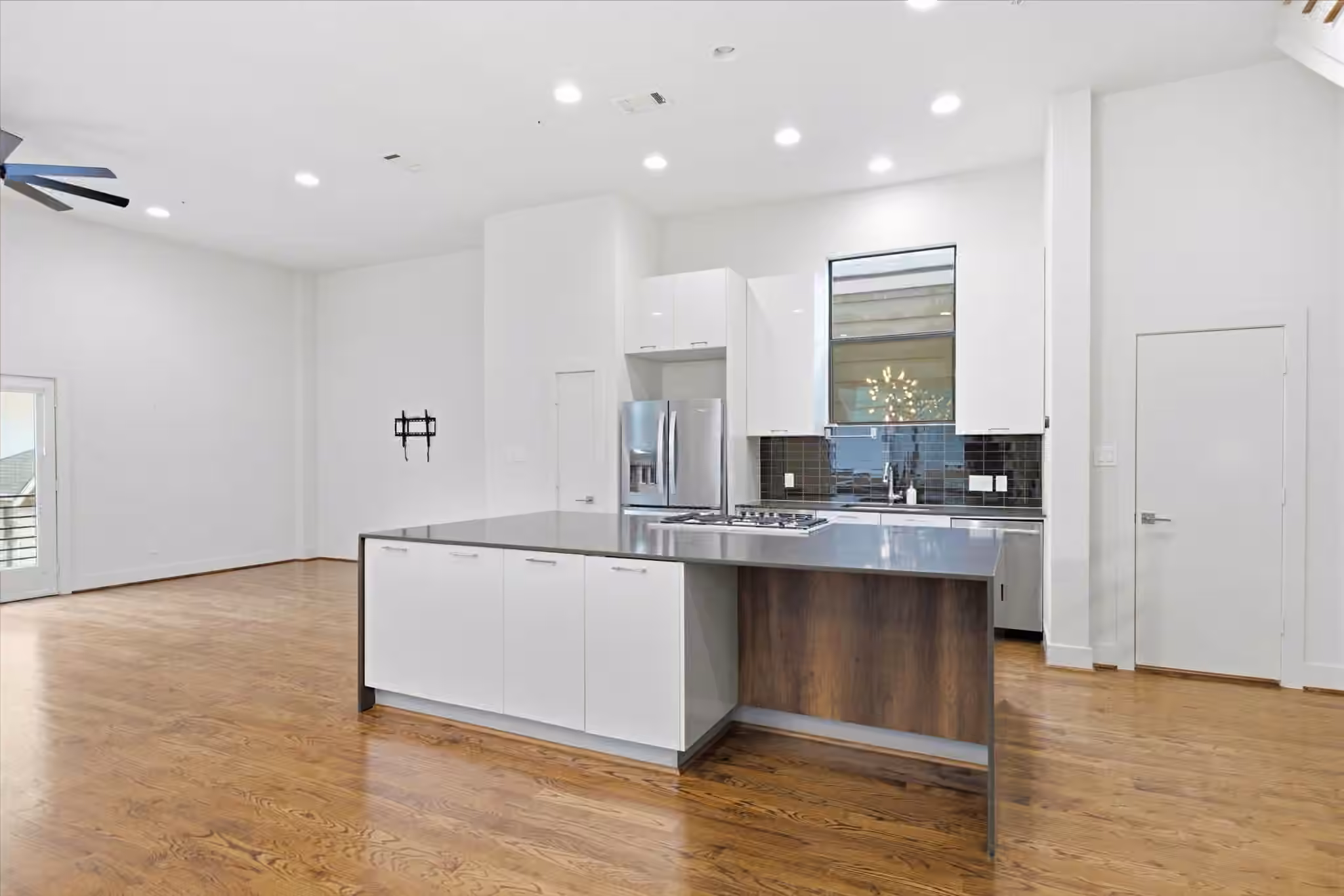 Photo 5 of 1215 Summer Street C, Houston, TX