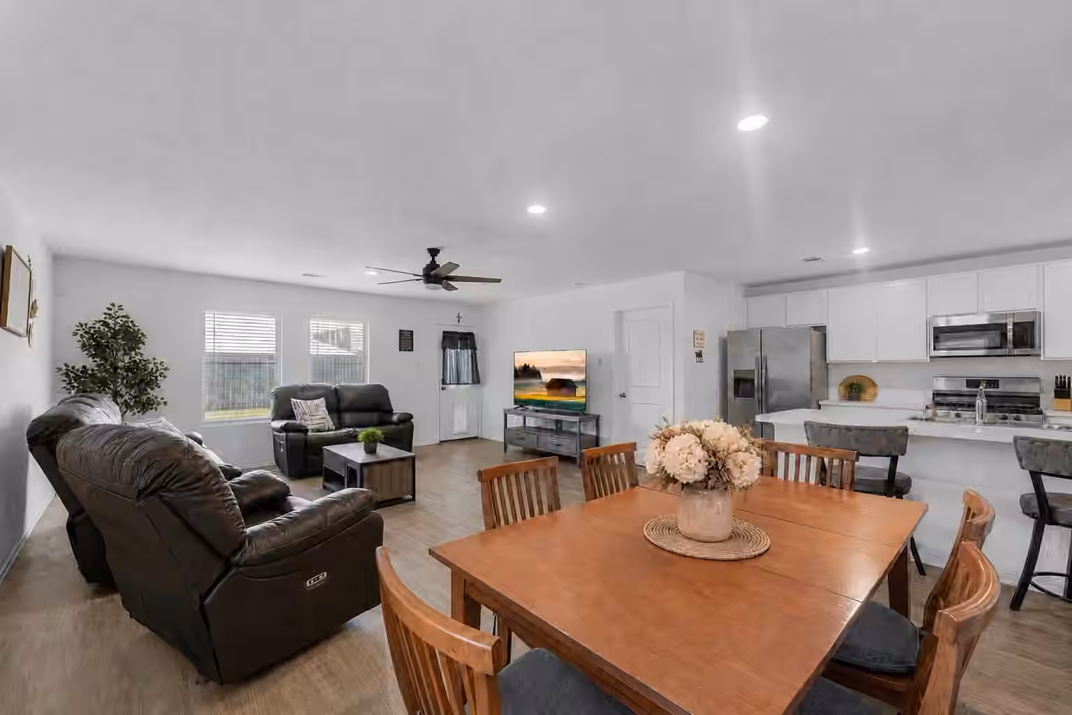 Photo 6 of 9911 Stoney Spring Lane, Baytown, TX