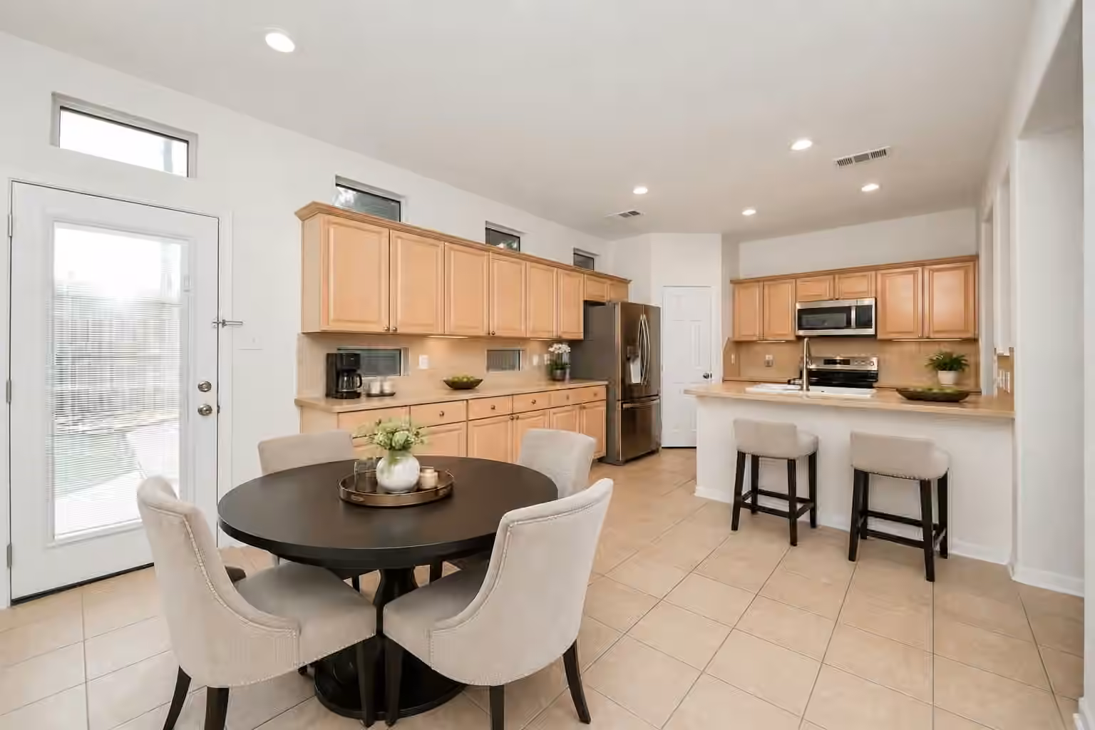 Photo 5 of 10207 Thornleaf Lane, Houston, TX