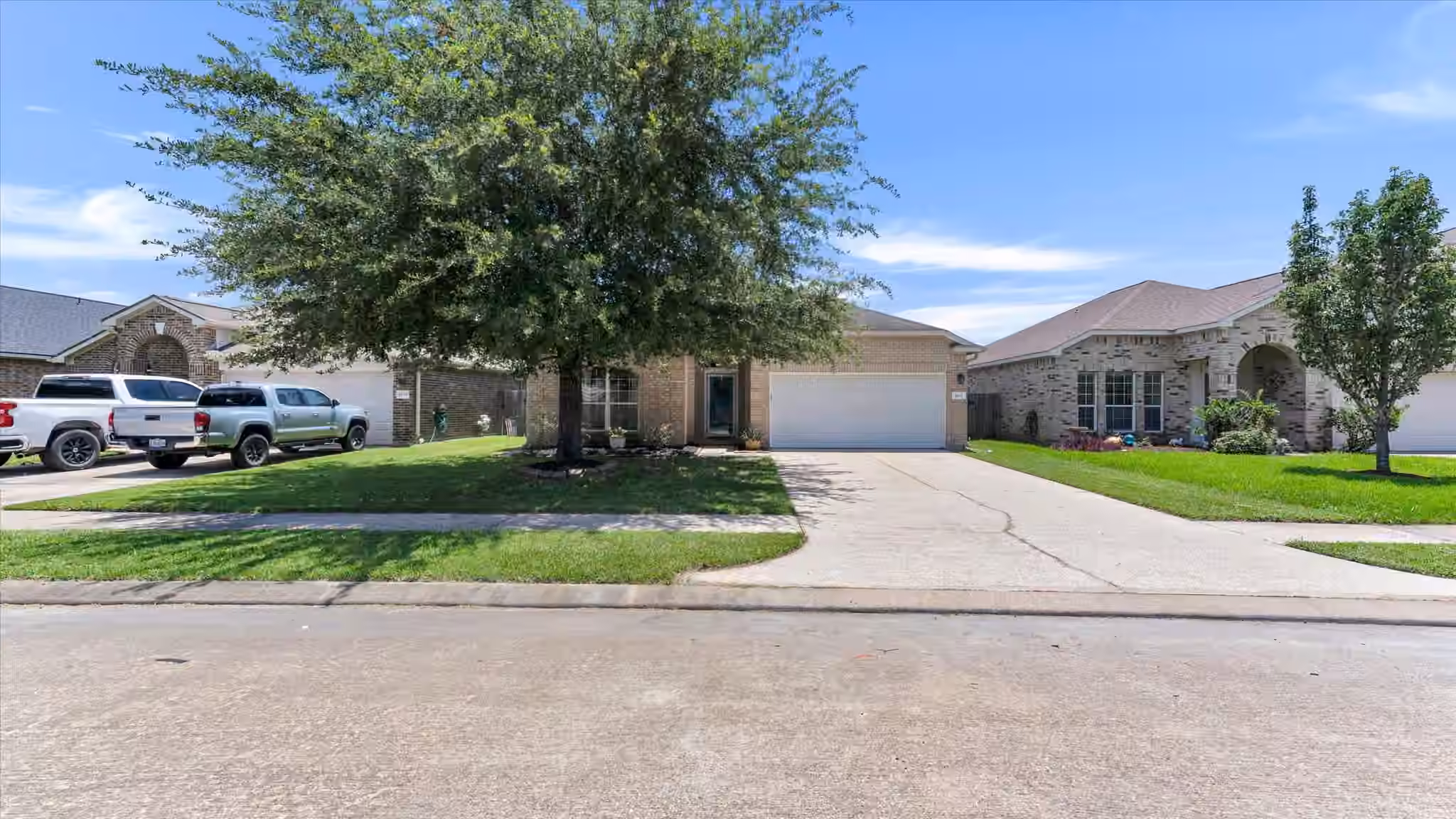 Photo of 8614 W Highlands Crossing, Highlands, TX