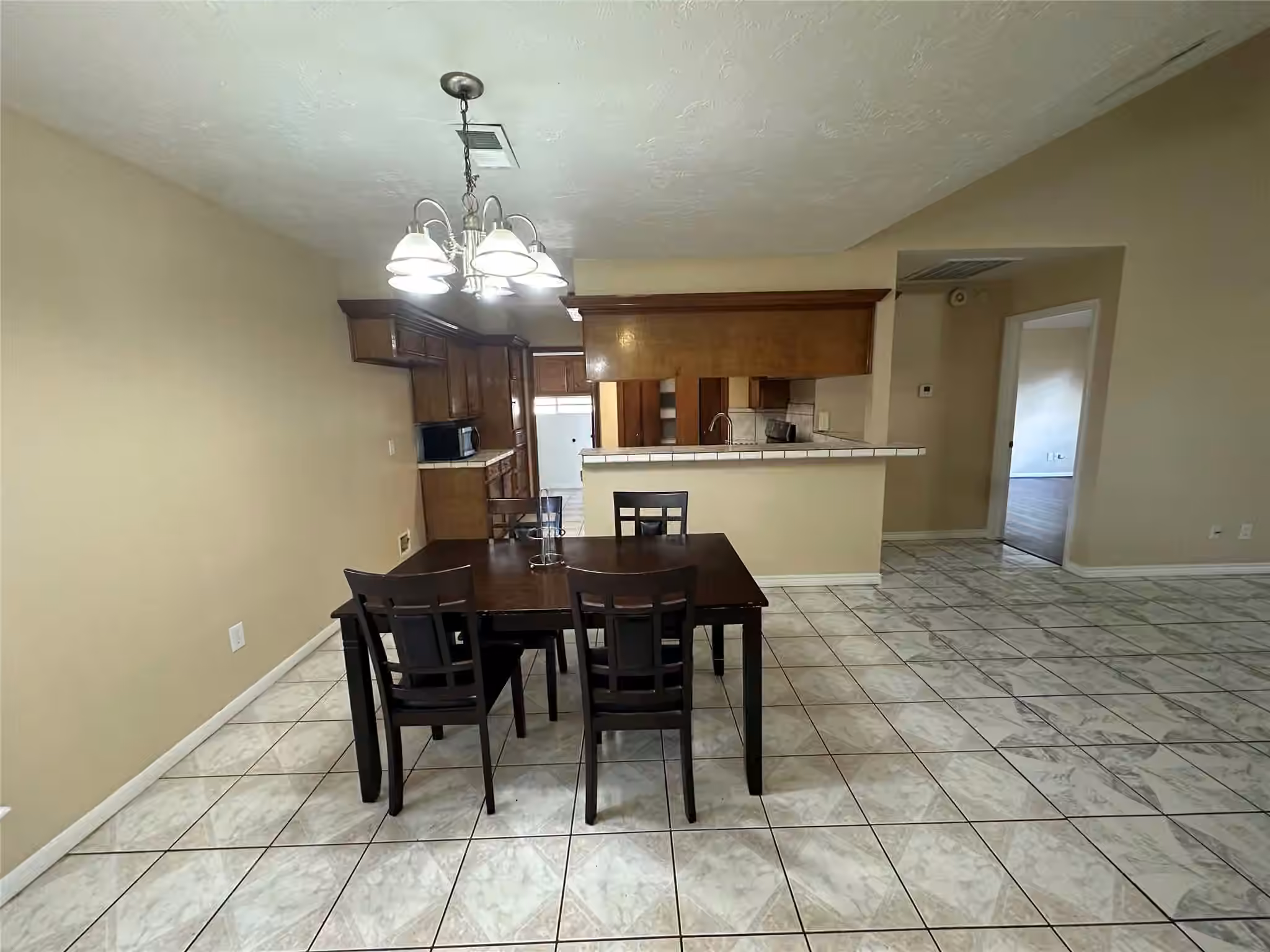 Photo 3 of 6610 Readsland Lane, Houston, TX