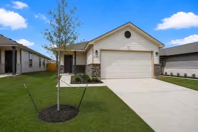 Photo 2 of 21823 Willow River Canyon Lane, Waller, TX