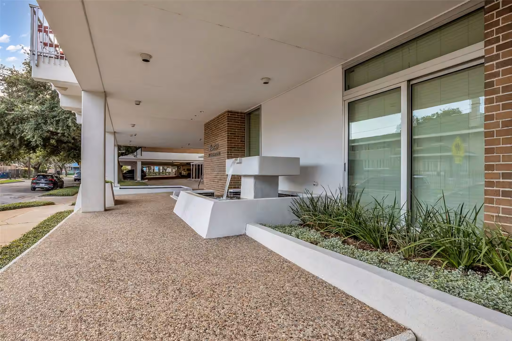 Photo 3 of 3614 Montrose Boulevard 900, Houston, TX