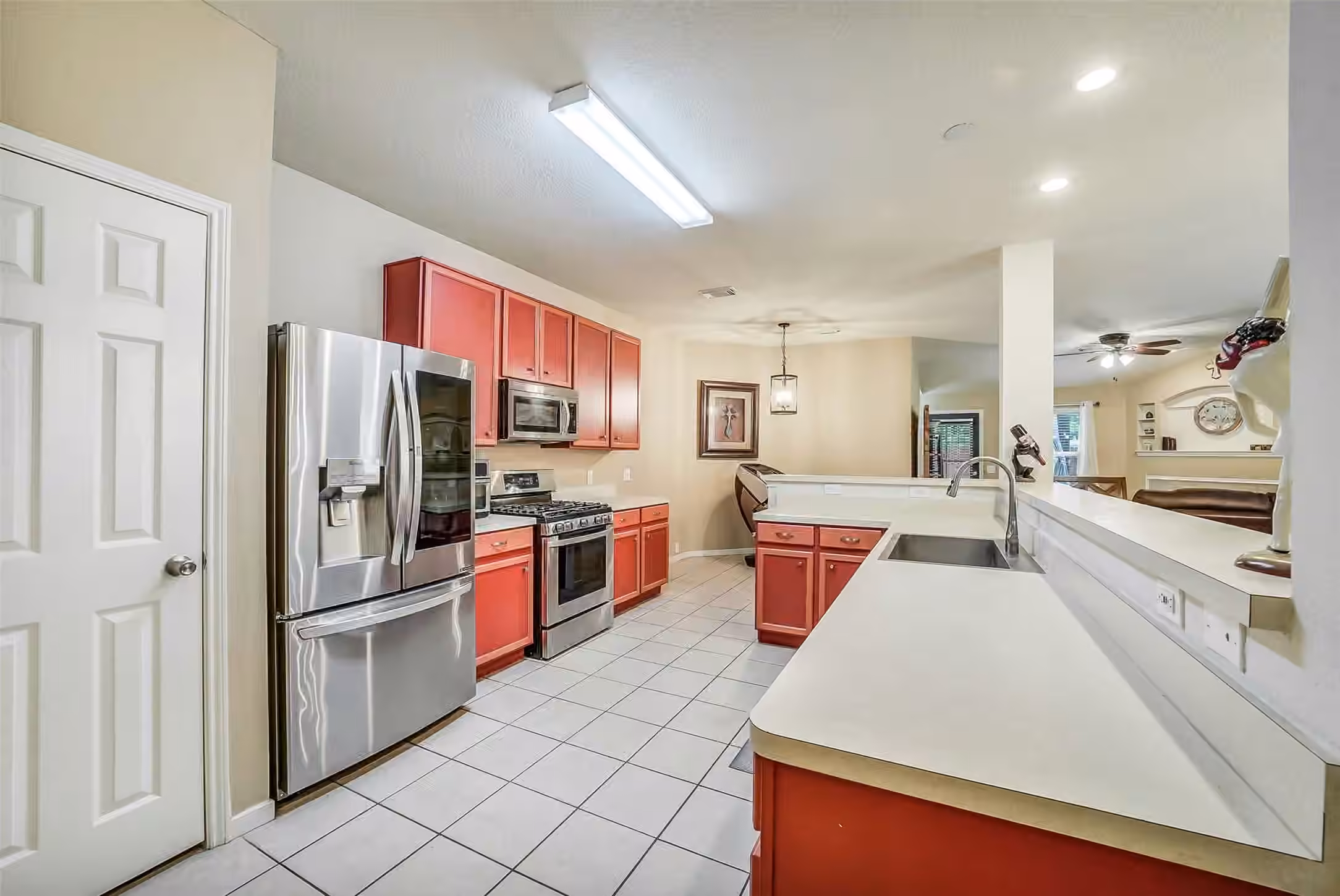 Photo 4 of 17118 Shadow Ledge Drive, Houston, TX