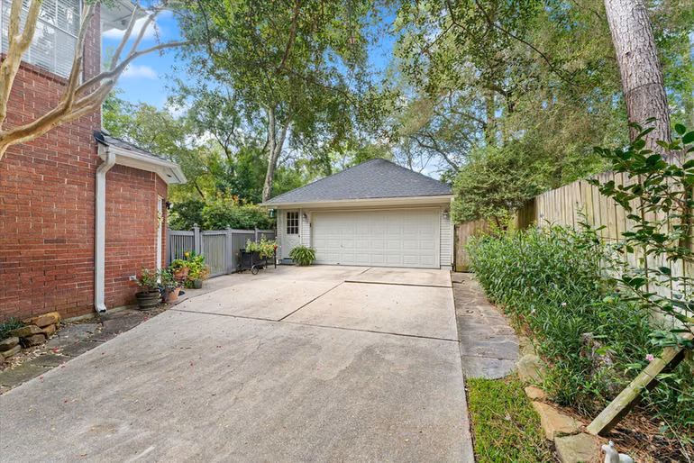 Photo 3 of 11 Golden Place, The Woodlands, TX