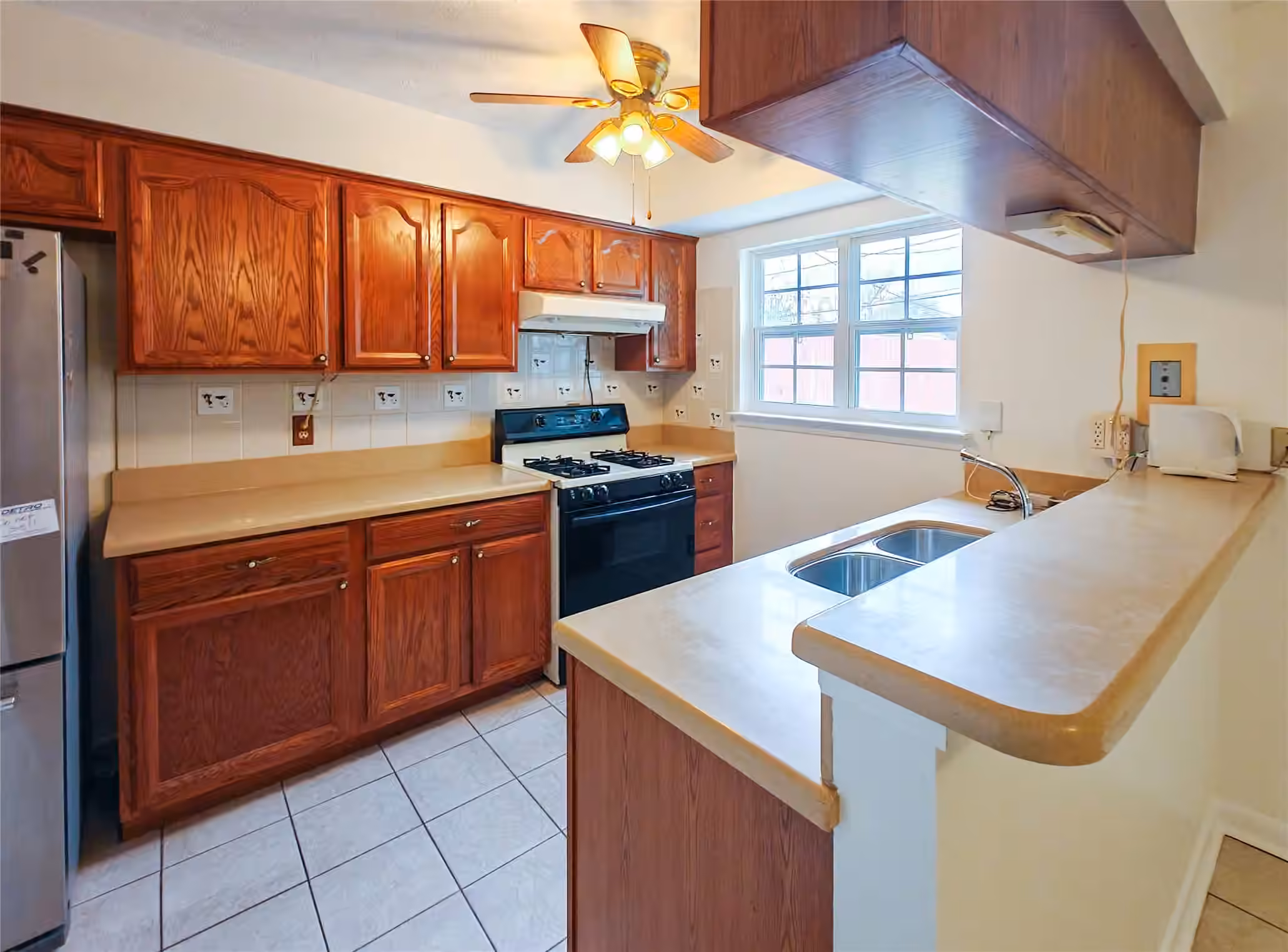 Photo 4 of 3717 Newton Drive, Pasadena, TX