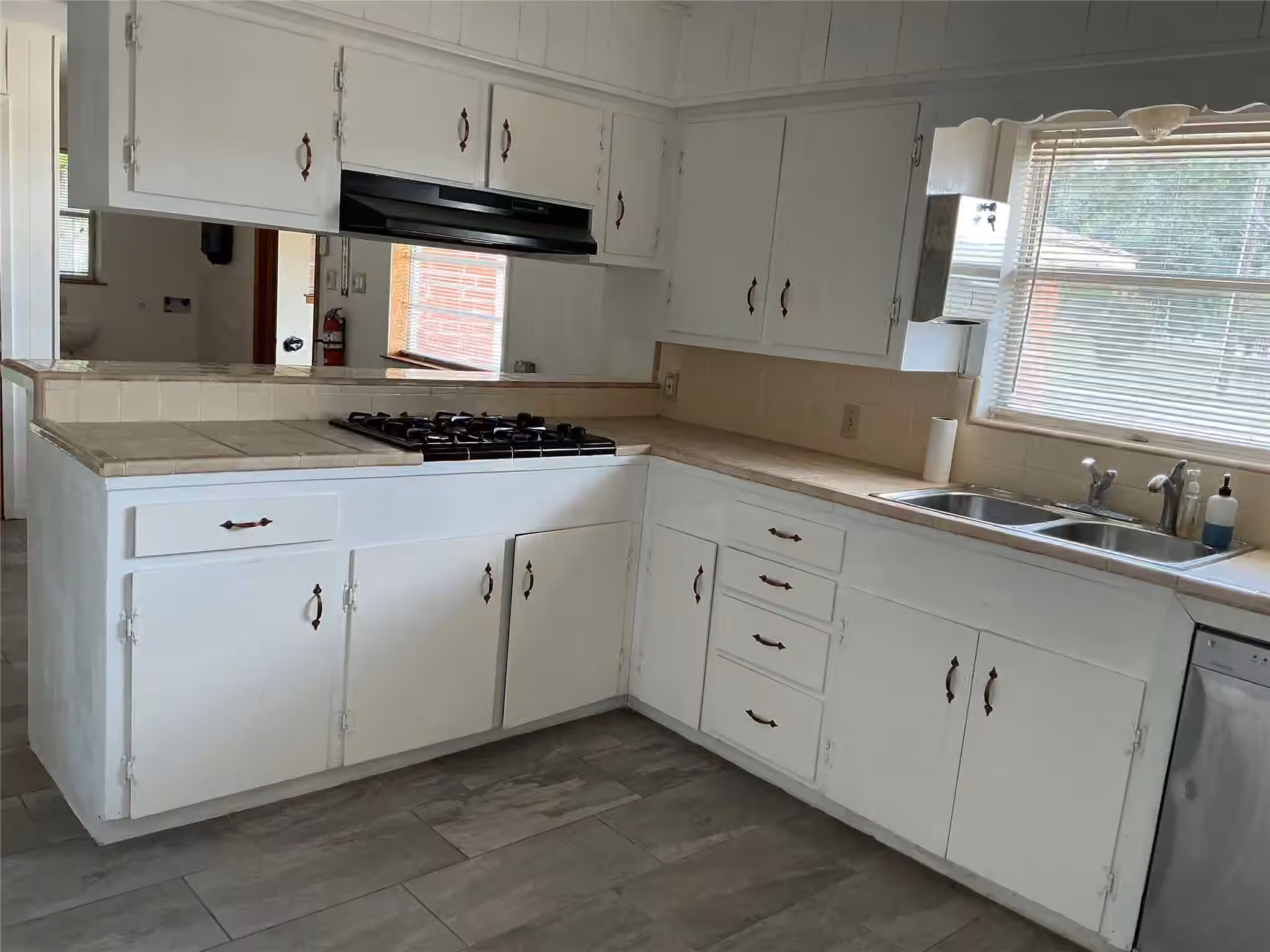 Photo 6 of 1933 East Avenue, Katy, TX