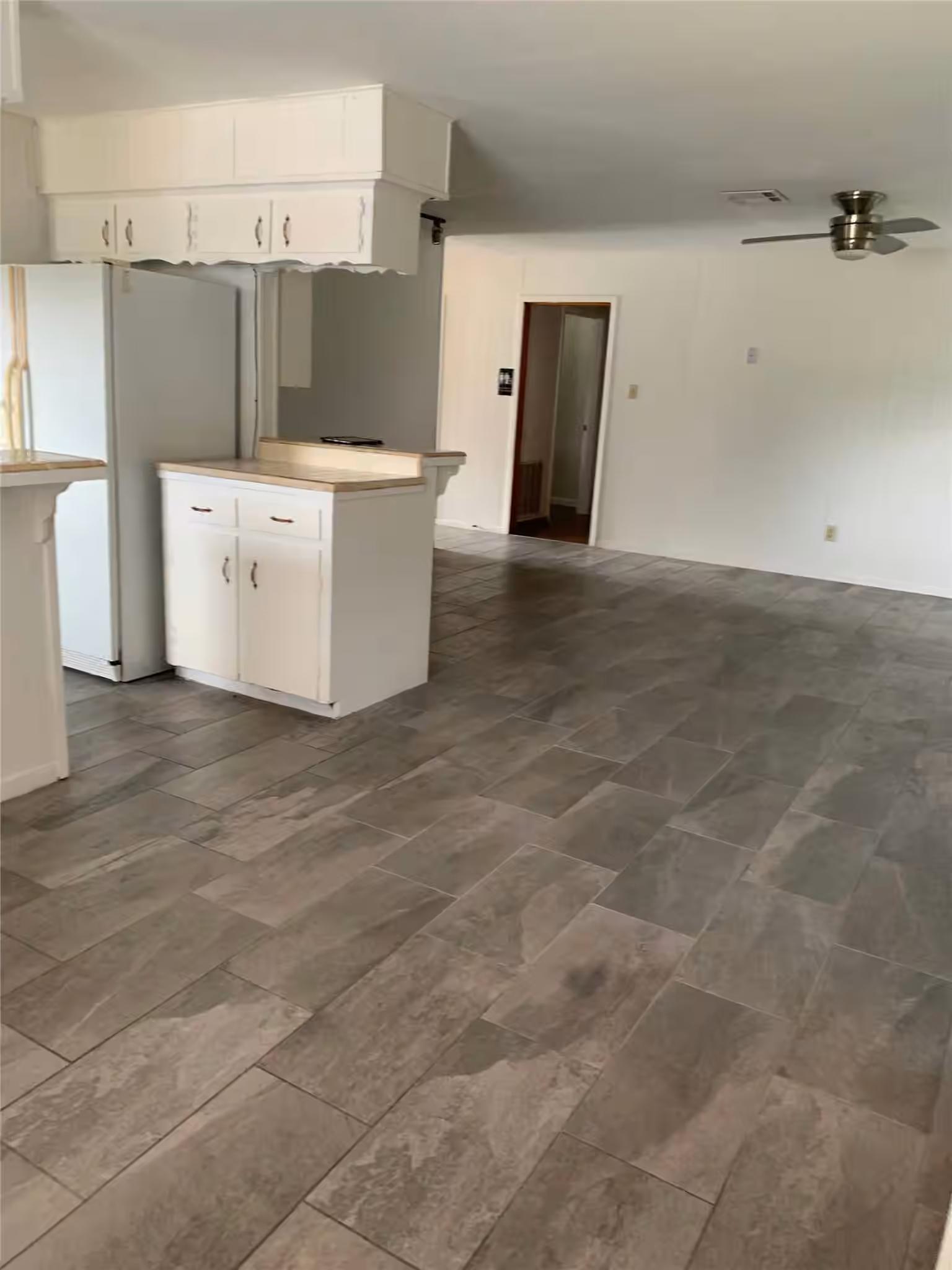 Photo 7 of 1933 East Avenue, Katy, TX