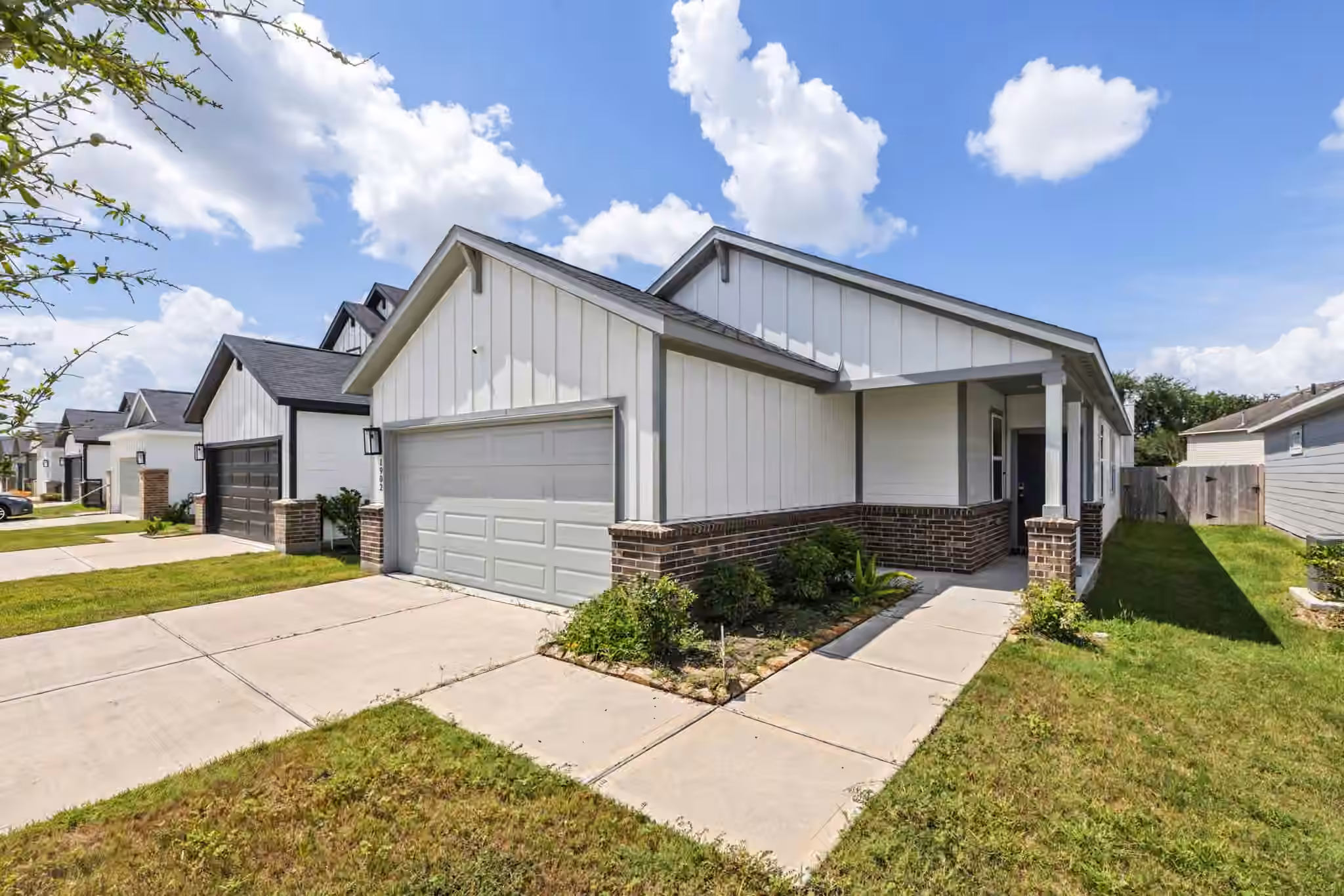 Photo 5 of 1902 Whispering River Drive, Missouri City, TX