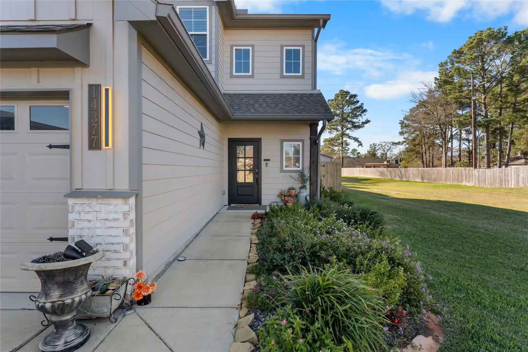 Photo 5 of 14377 S Summerchase Circle, Willis, TX