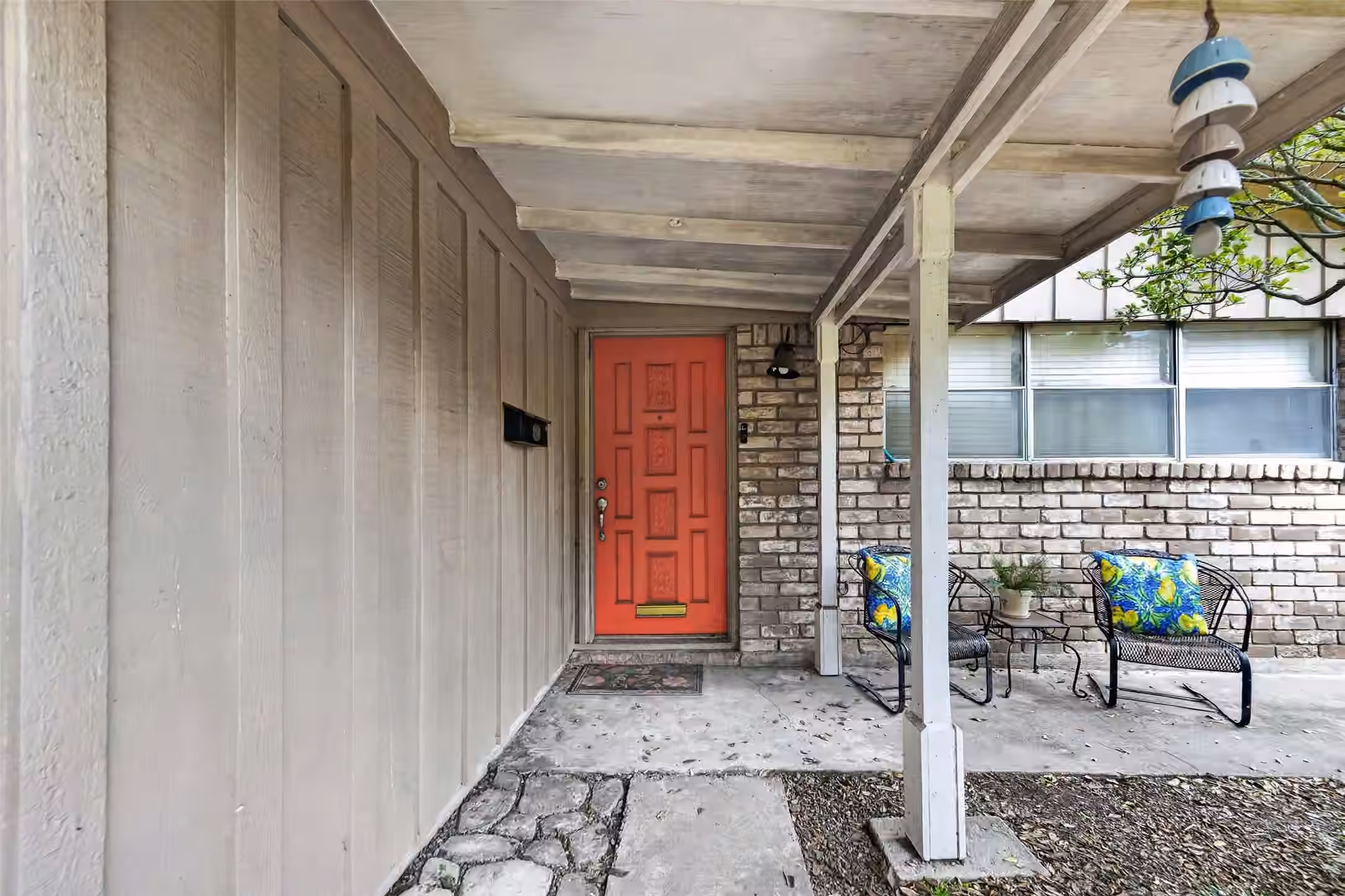 Photo 4 of 9550 Fairdale Lane, Houston, TX