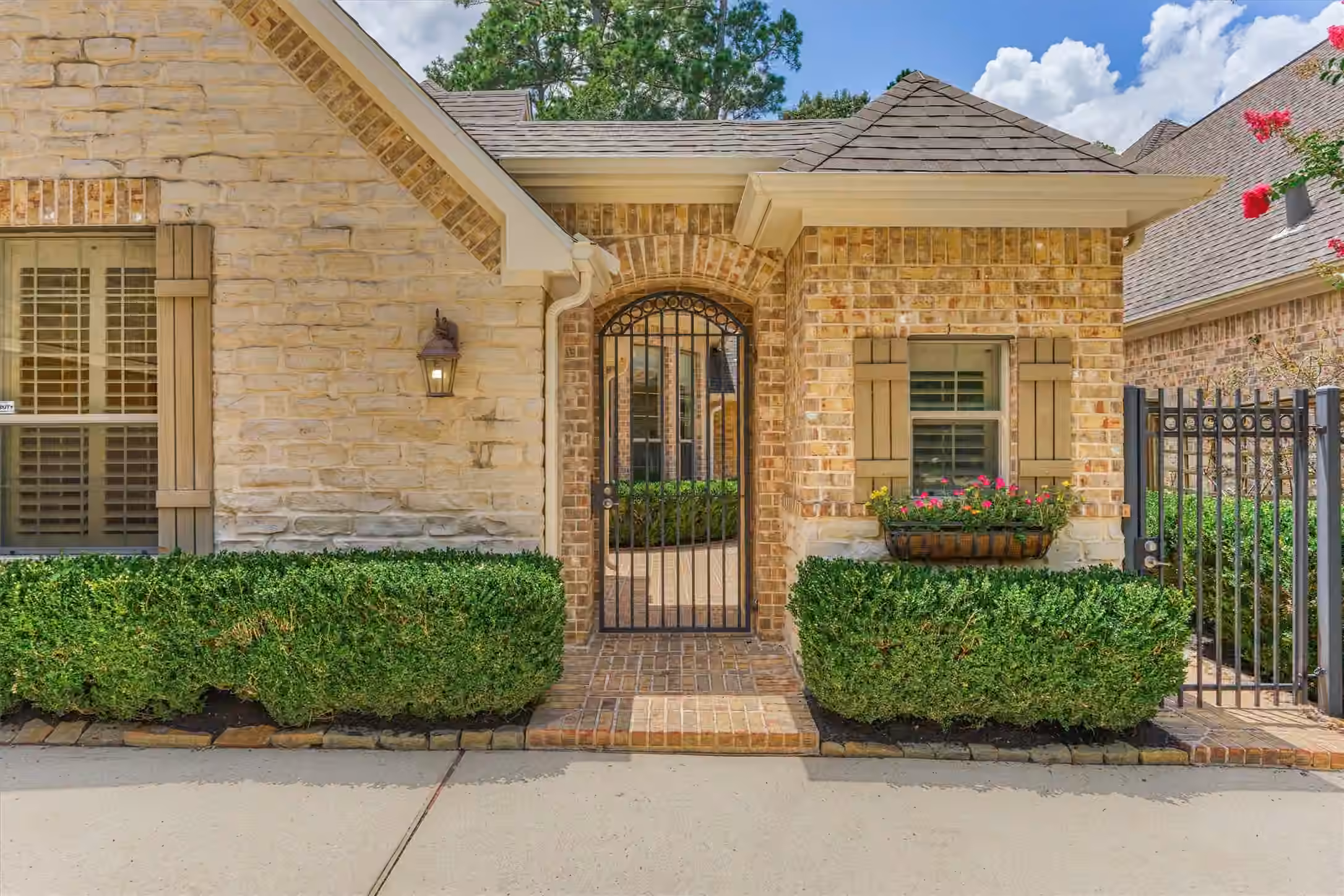 Photo 2 of 42 Carlyle Place, The Woodlands, TX