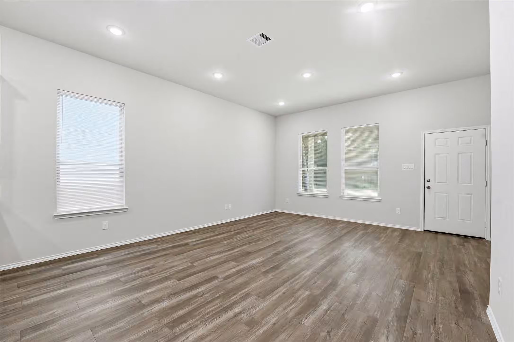 Photo 6 of 10176 Barberry Street, Willis, TX
