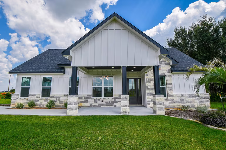 Photo 4 of 595 Buckskin Drive, Palacios, TX