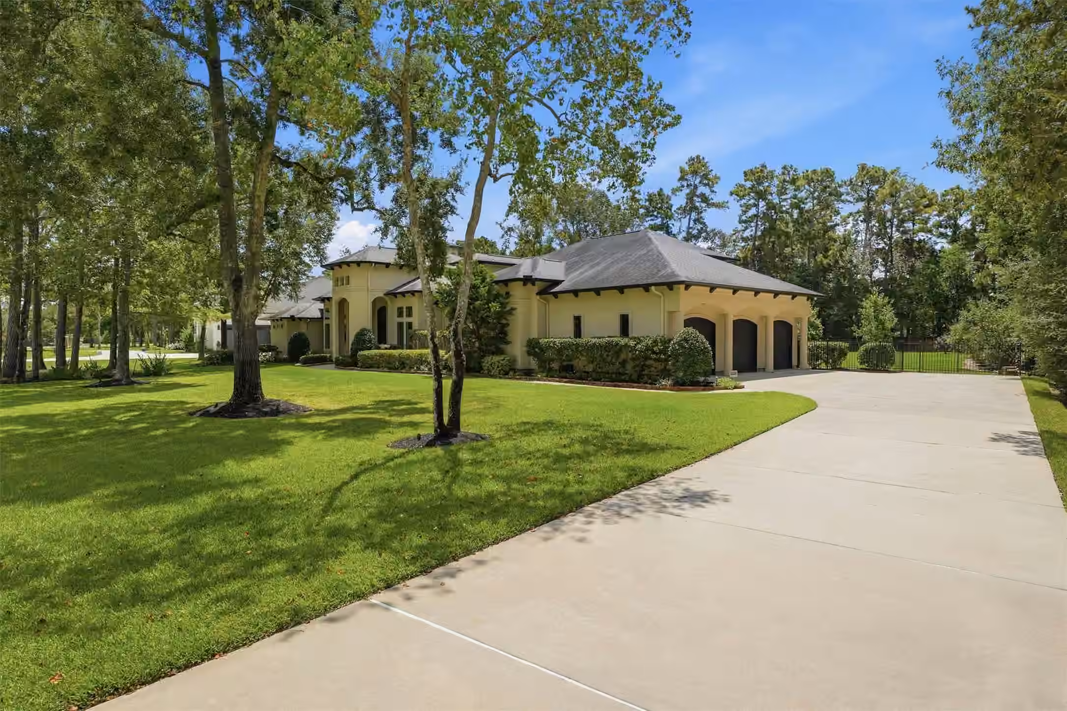 Photo 3 of 27702 W Balsam Fir Circle W, Spring, TX