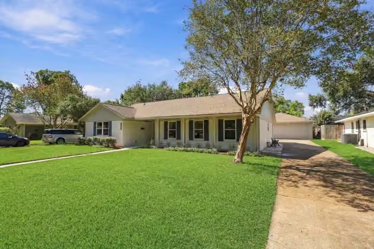 Photo 2 of 5227 Kinglet Street, Houston, TX