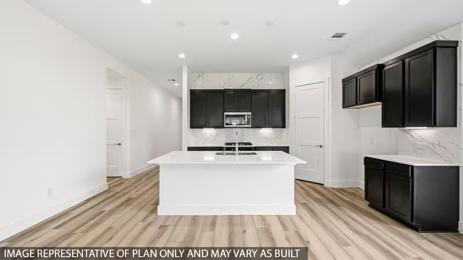 Photo 3 of 428 Springfield Terrace Drive, Conroe, TX