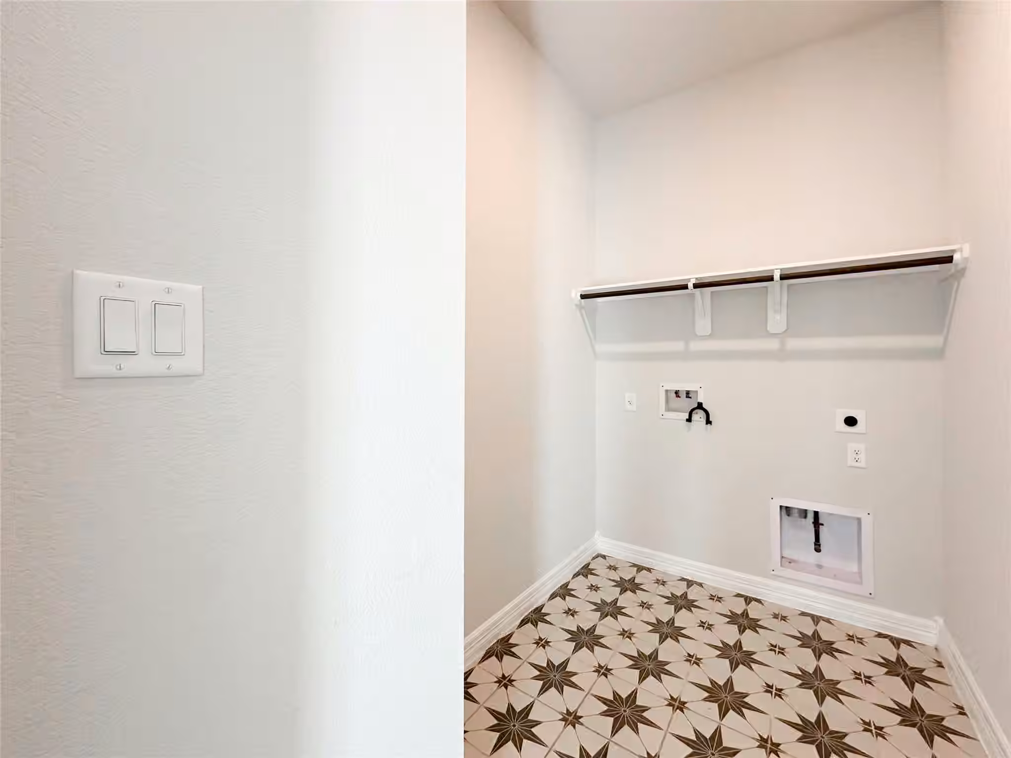 Photo 5 of 9411 Coleraine Court, Tomball, TX
