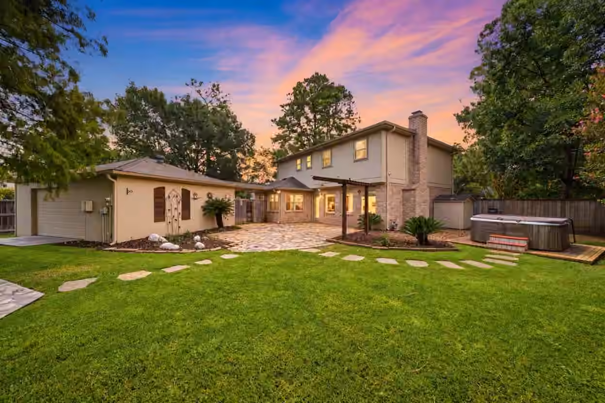 Photo 5 of 8102 Durklyn Lane, Houston, TX