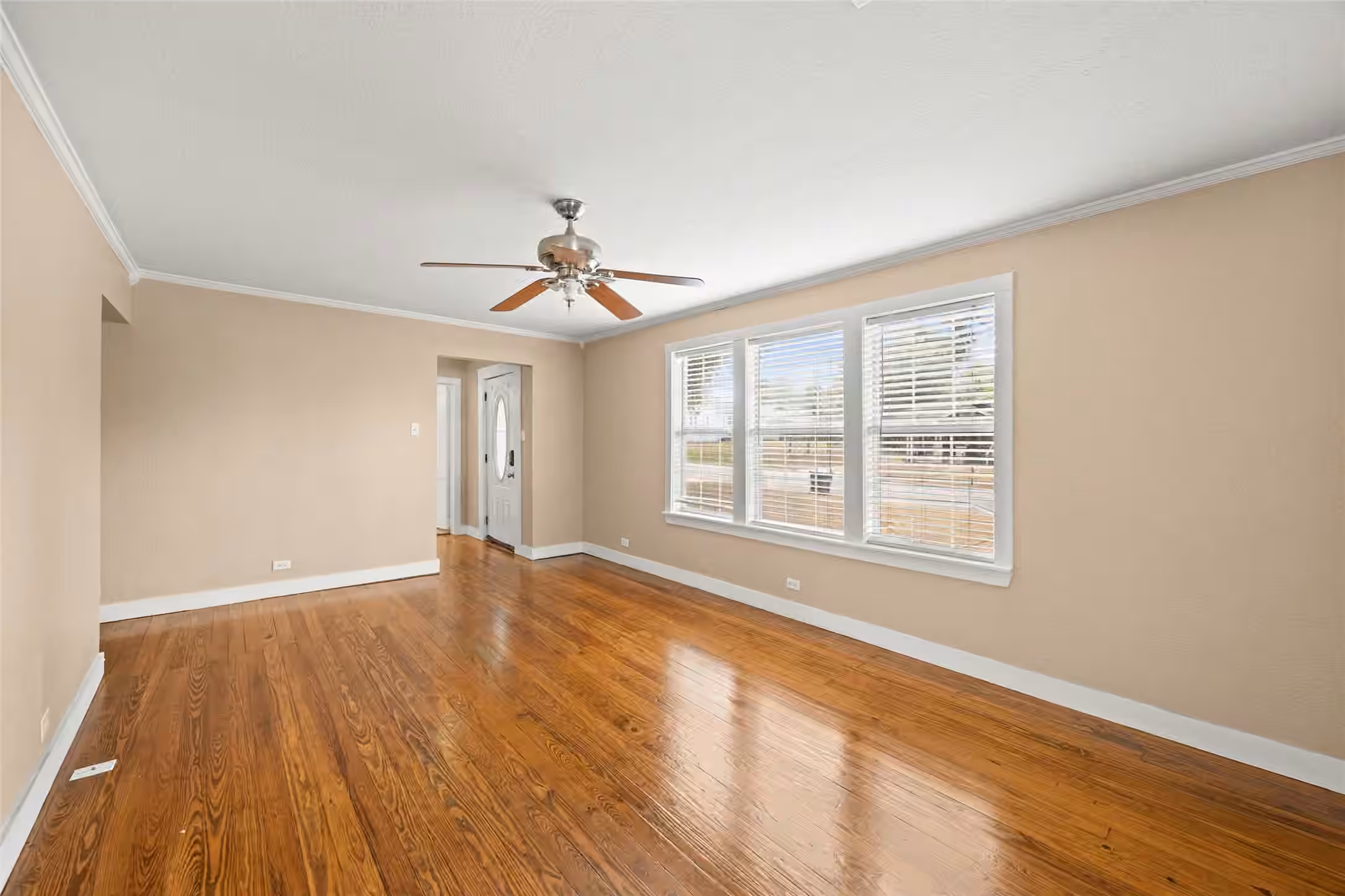 Photo 6 of 906 W First Street, Brenham, TX