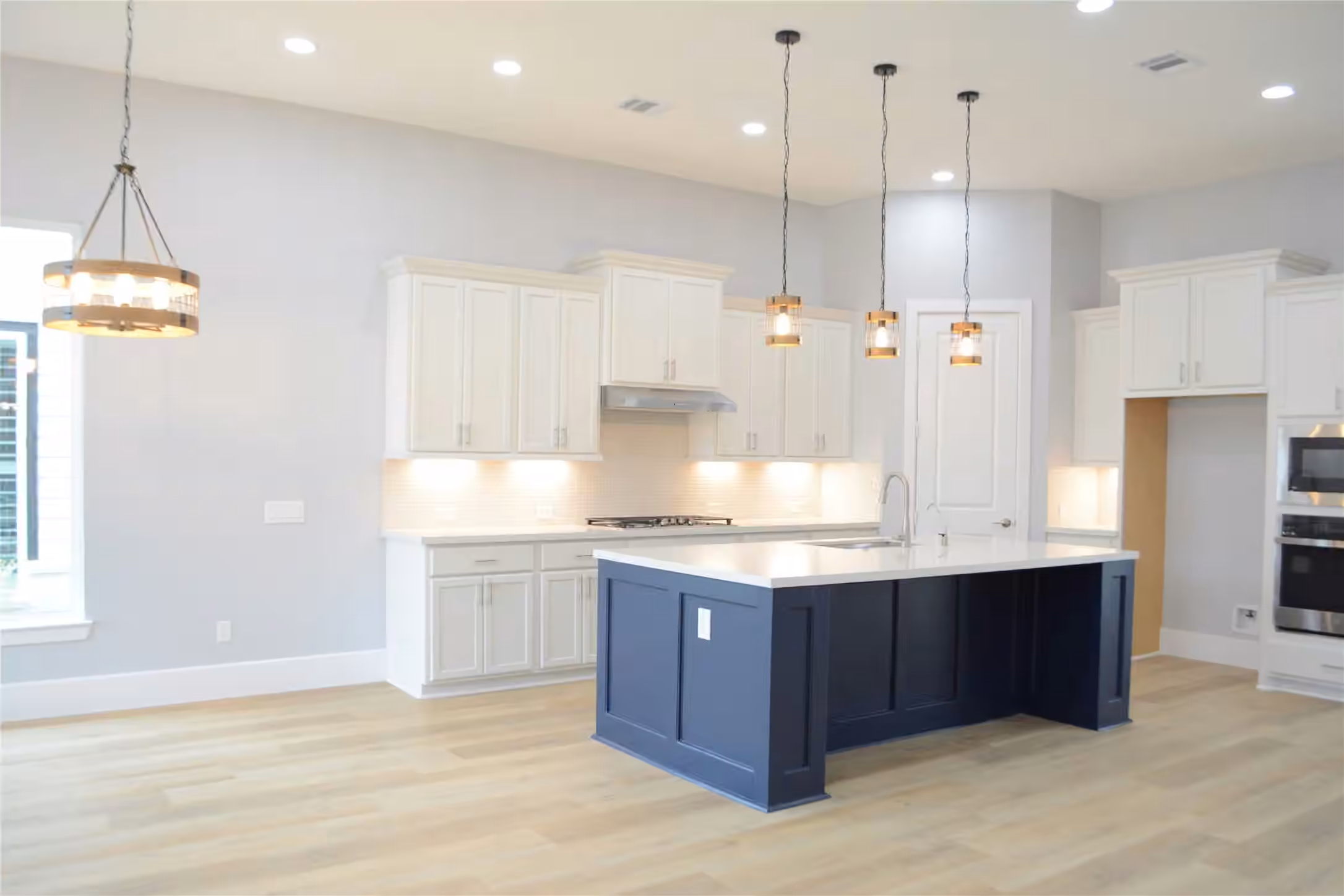 Photo 4 of 120 Dandelion Way, Montgomery, TX