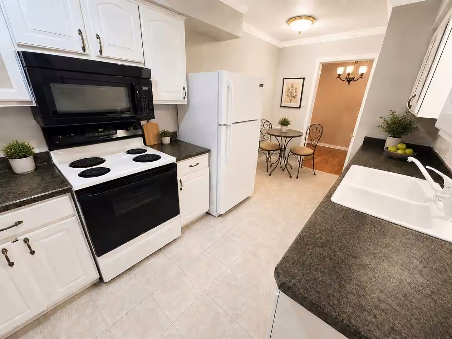Photo 6 of 361 N Post Oak Lane 343, Houston, TX