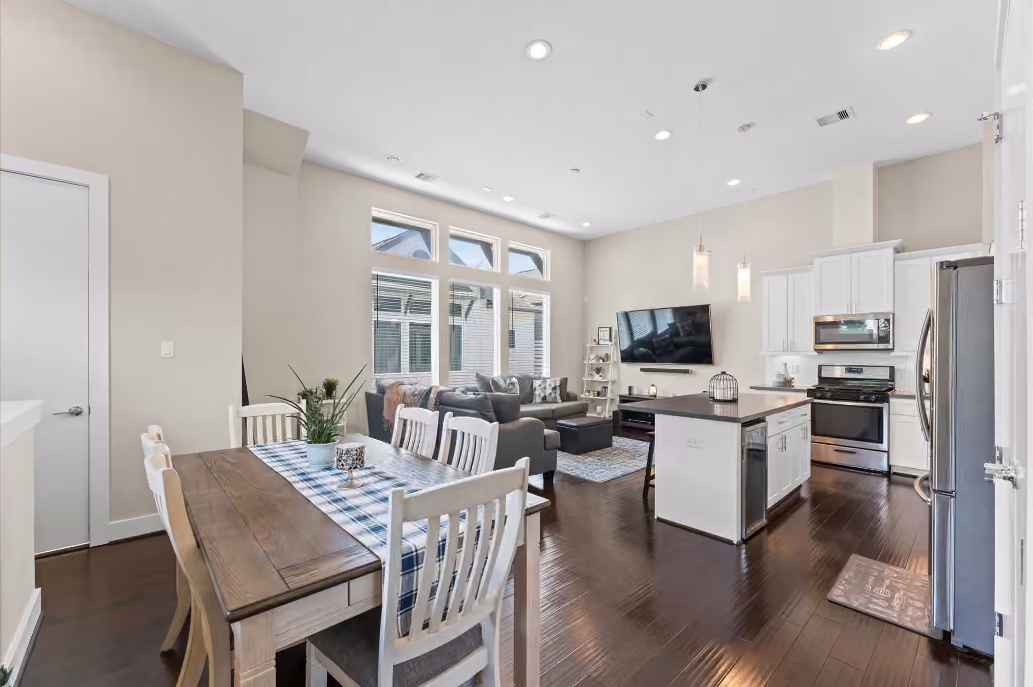 Photo 2 of 2422 Cochran Street, Houston, TX
