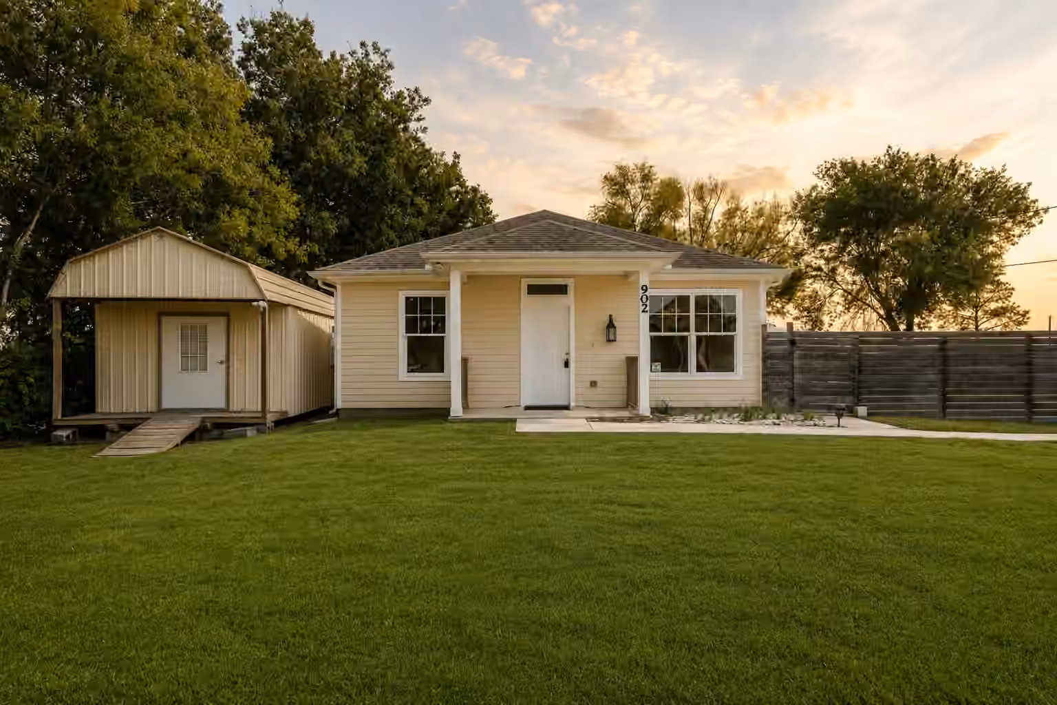 Photo 2 of 902 Virginia Avenue, League City, TX