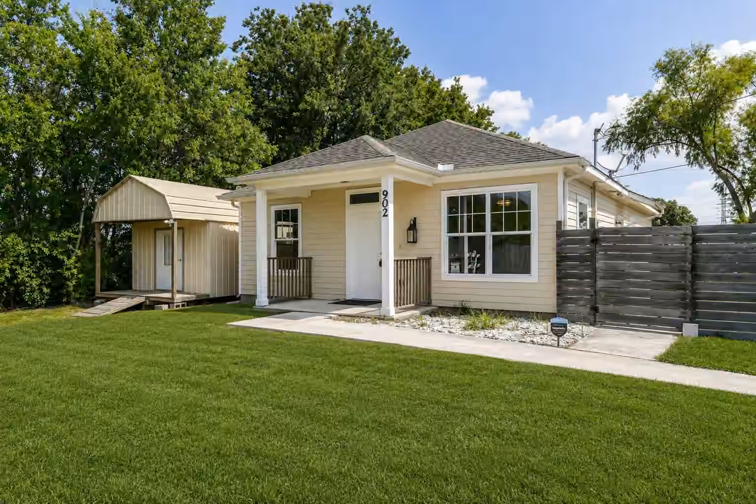 Photo 3 of 902 Virginia Avenue, League City, TX