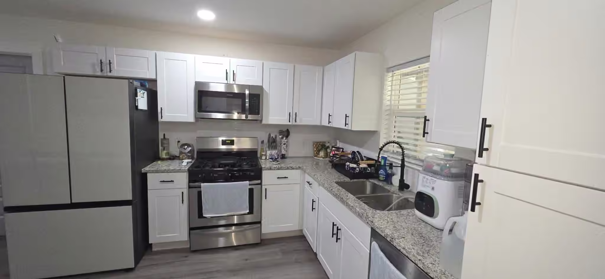 Photo 5 of 2303 Thomas Avenue, Pasadena, TX