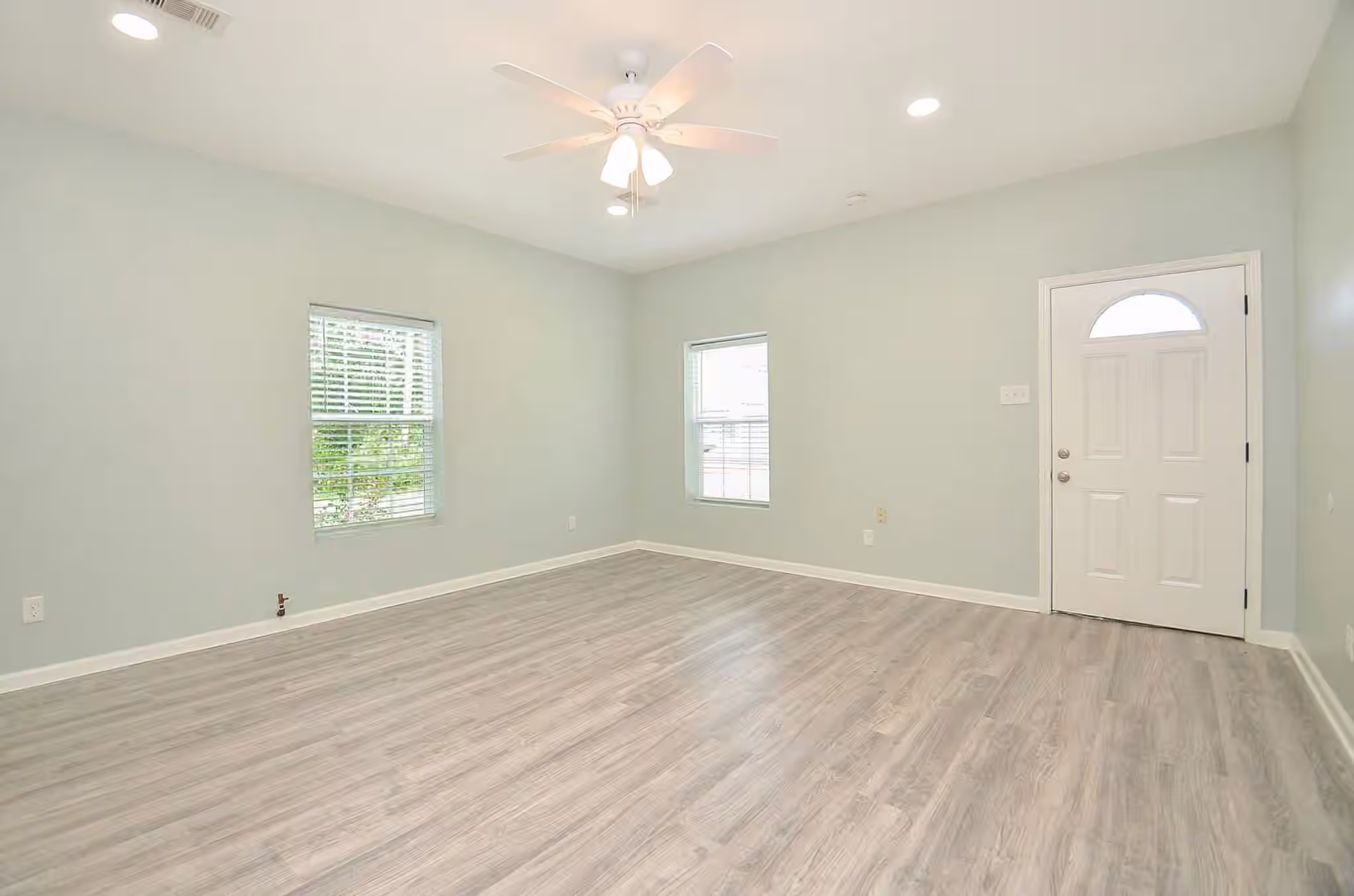 Photo 7 of 24719 Roscommon, Hempstead, TX